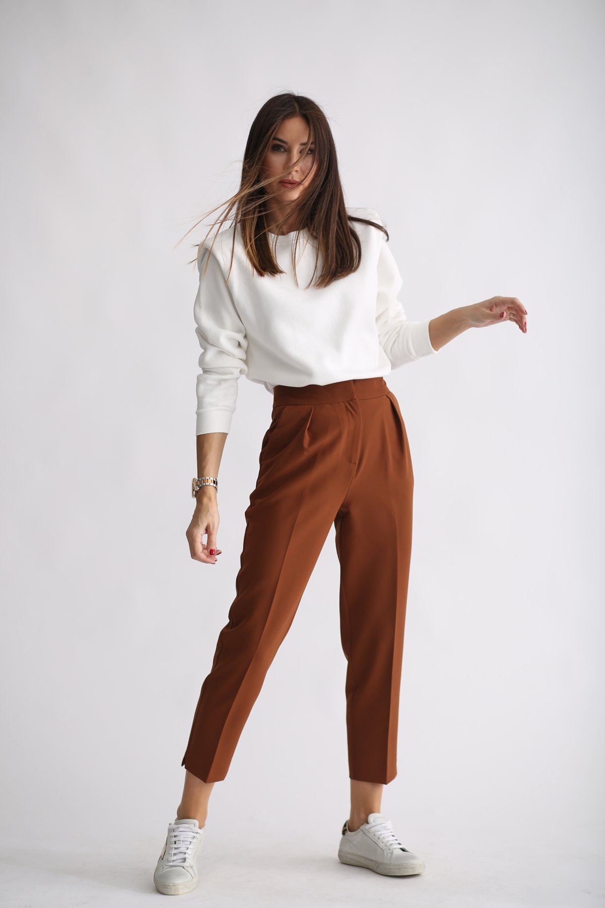 Ekru Omzu Vatkalı Sweatshirt 3232