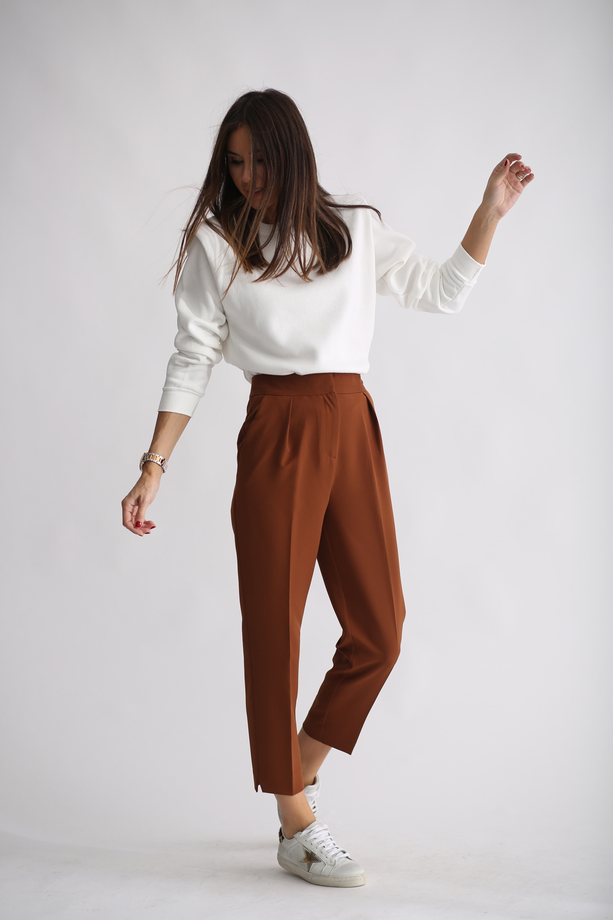Ekru Omzu Vatkalı Sweatshirt 3232
