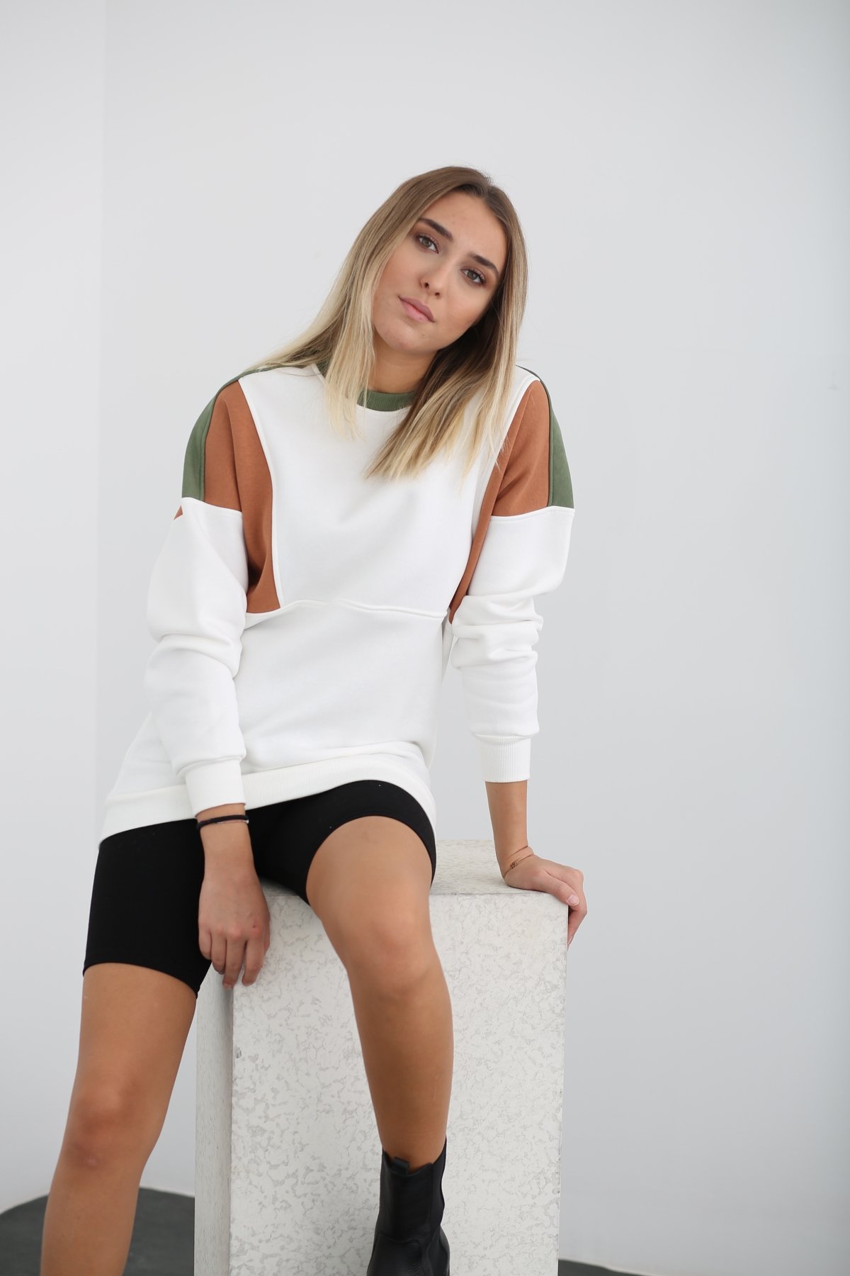 Ekru Parçalı Şardonlu Sweatshirt 3198