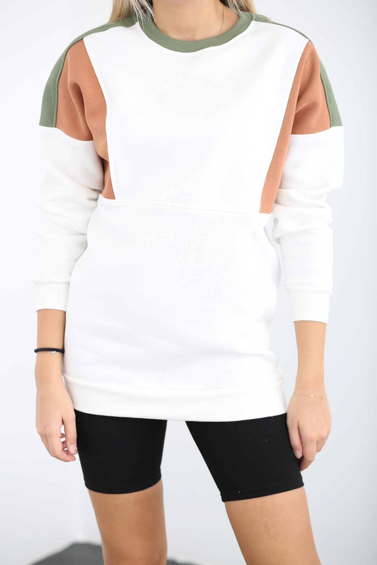 Ekru Parçalı Şardonlu Sweatshirt 3198