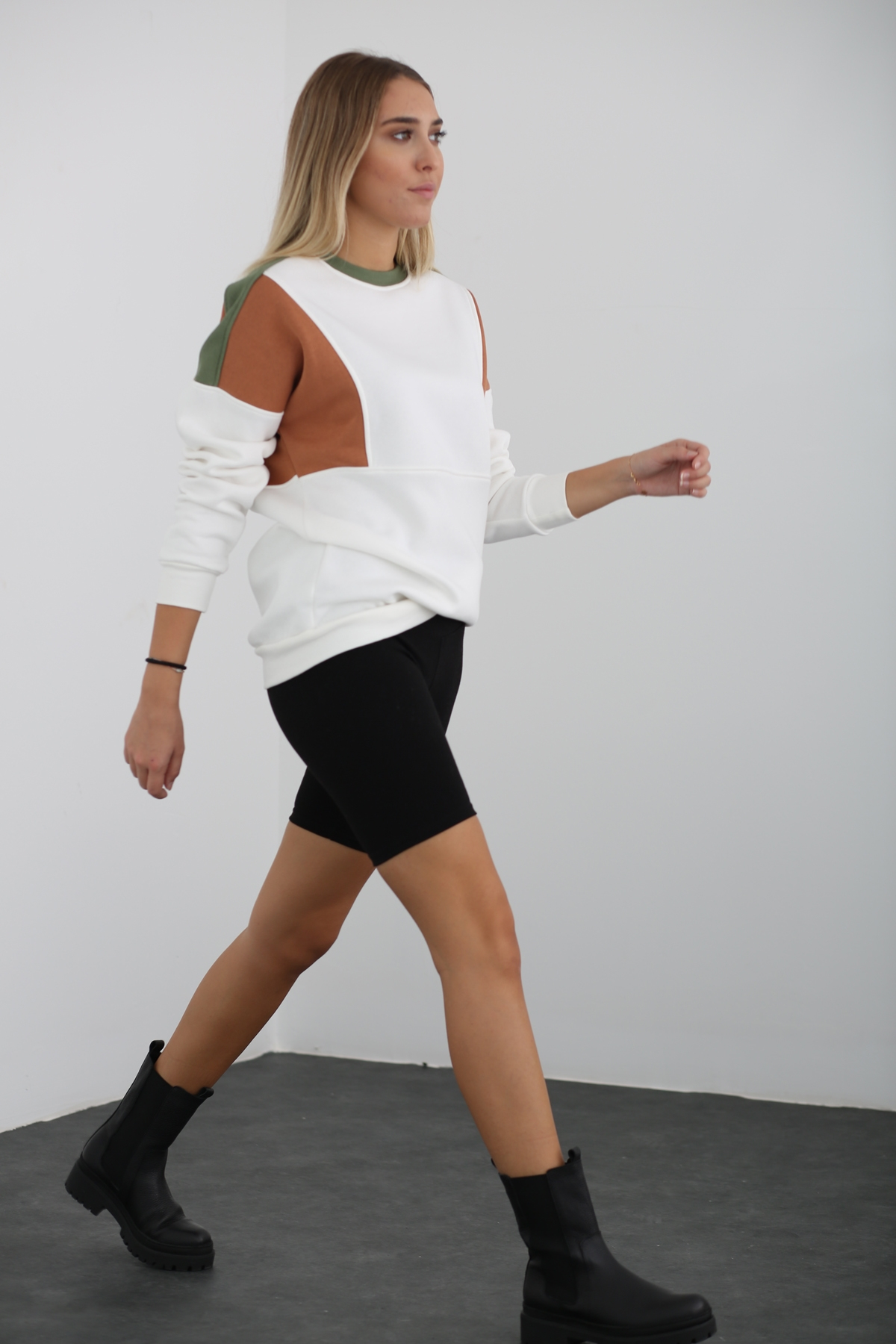 Ekru Parçalı Şardonlu Sweatshirt 3198