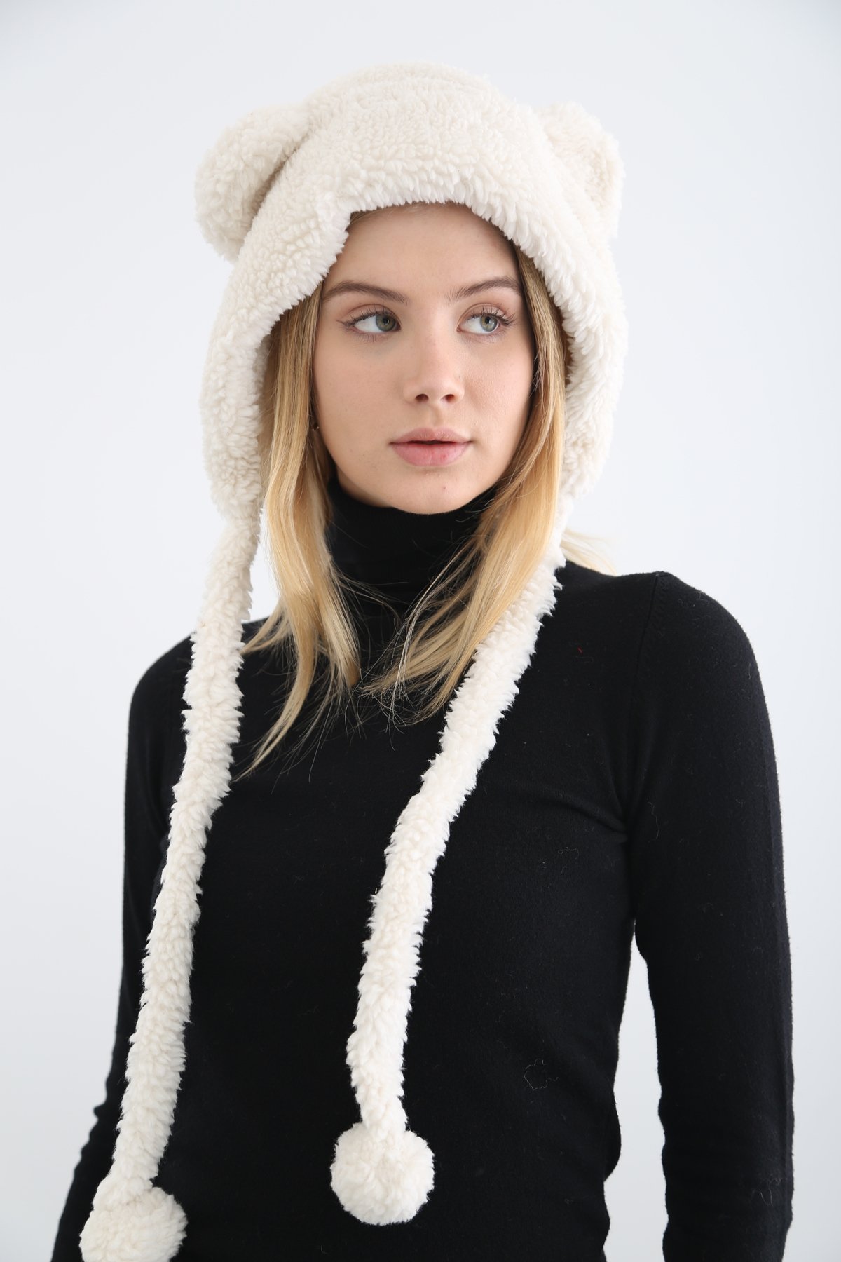 Ekru Peluş Bere 13517