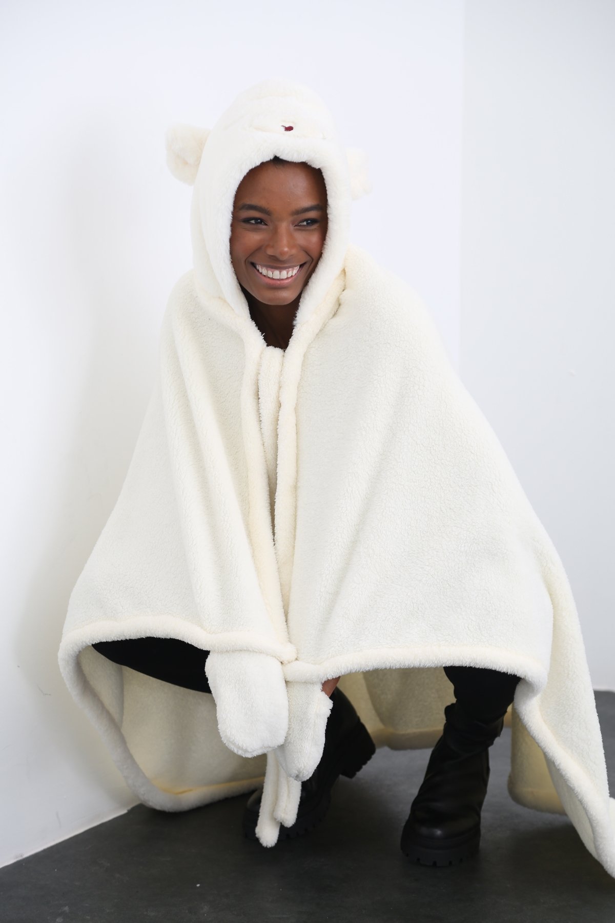 Ekru Peluş Panço 11693