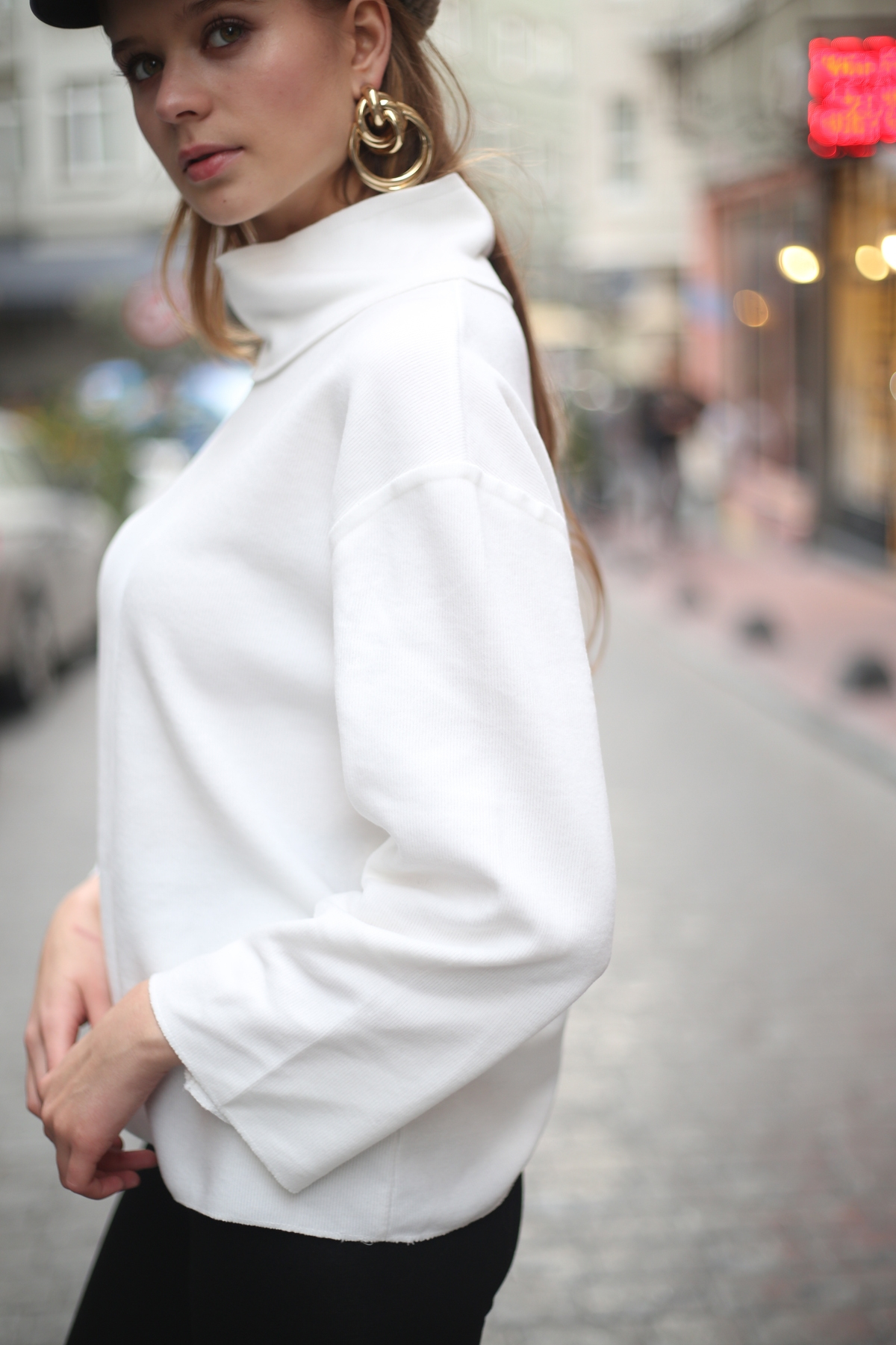 Ekru Ters Dikim Dik Yaka Sweatshirt