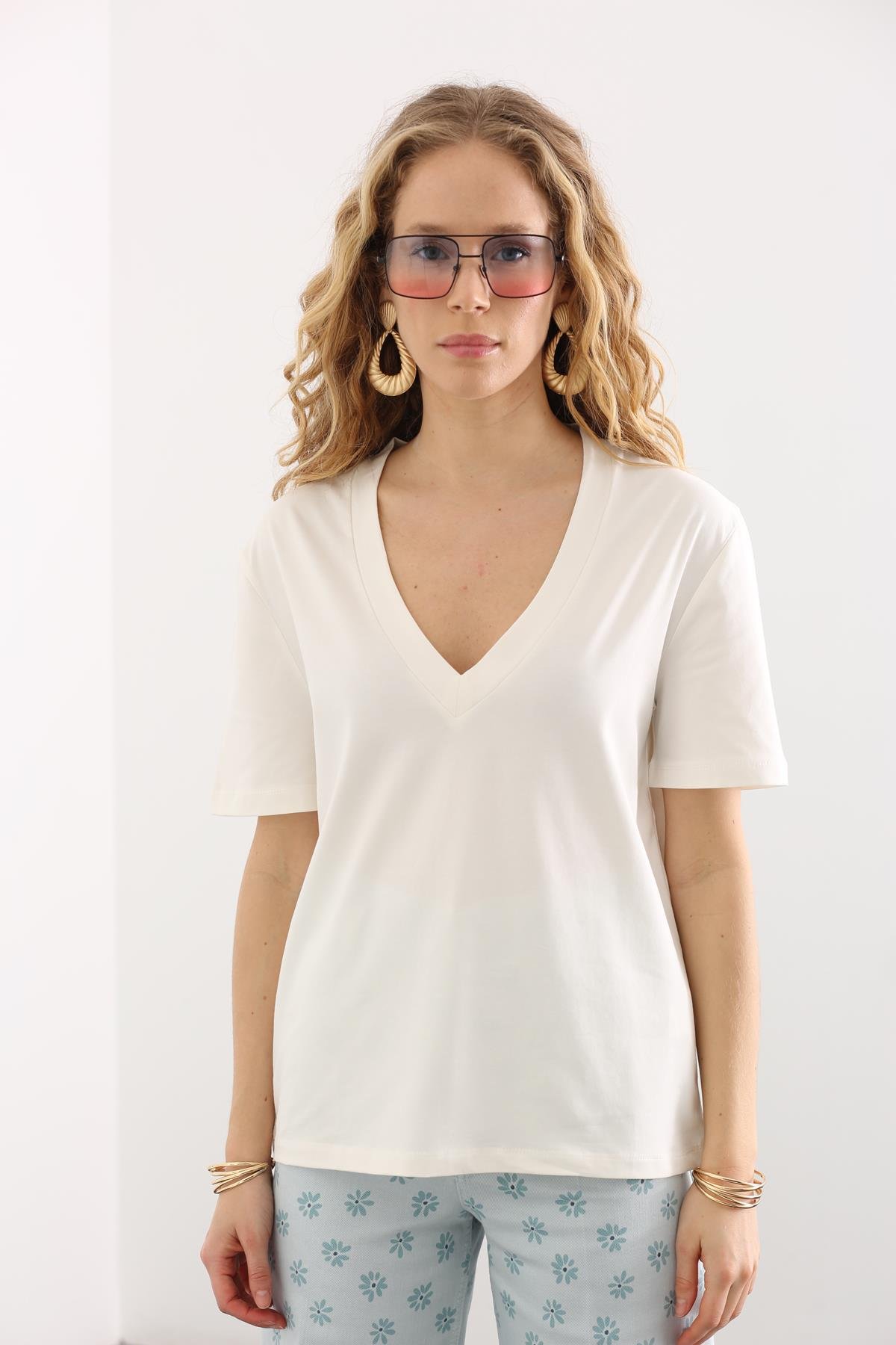 Ekru V Yaka Basic Tshirt 