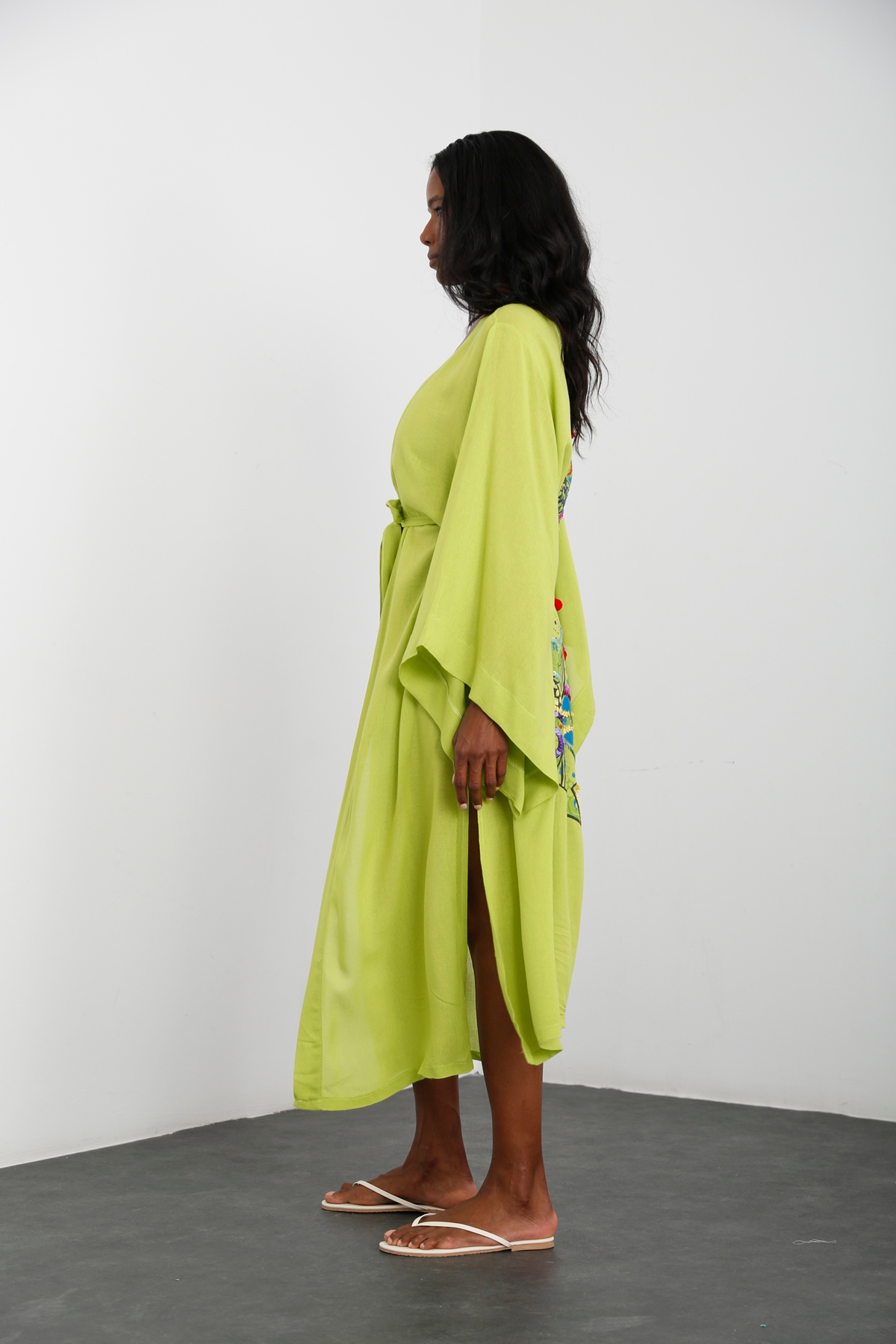 Fıstık Yeşili Sırtı Nakışlı Kuşaklı Kimono 637