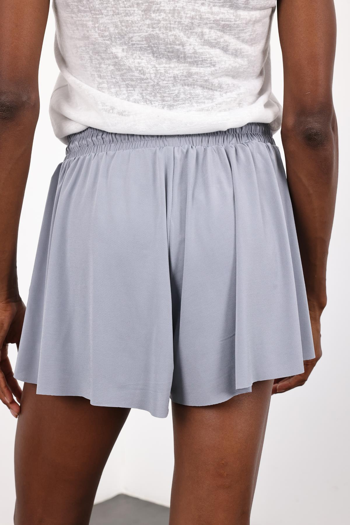 Gri Beli Lastikli Etek Görünümlü Şort 201