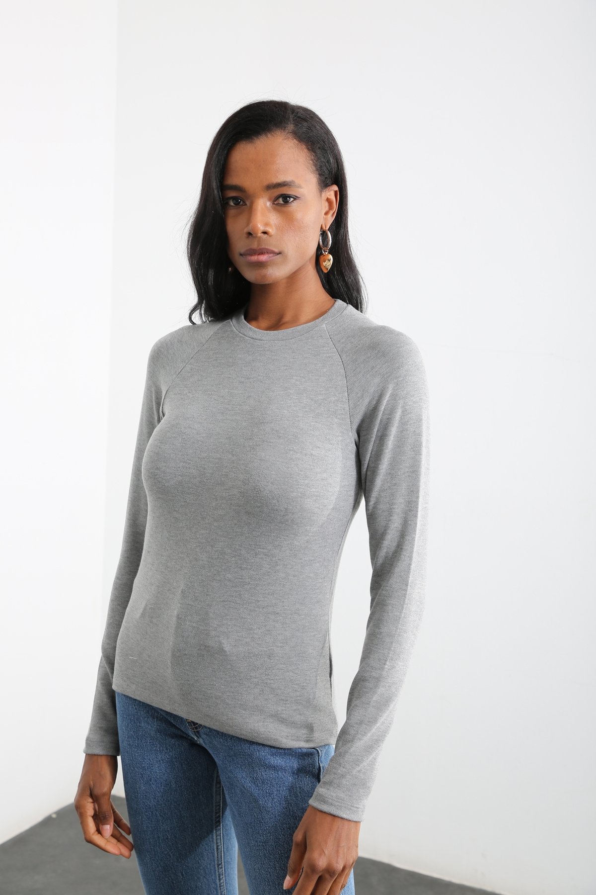 Gri Bisiklet Yaka Basic Bluz 