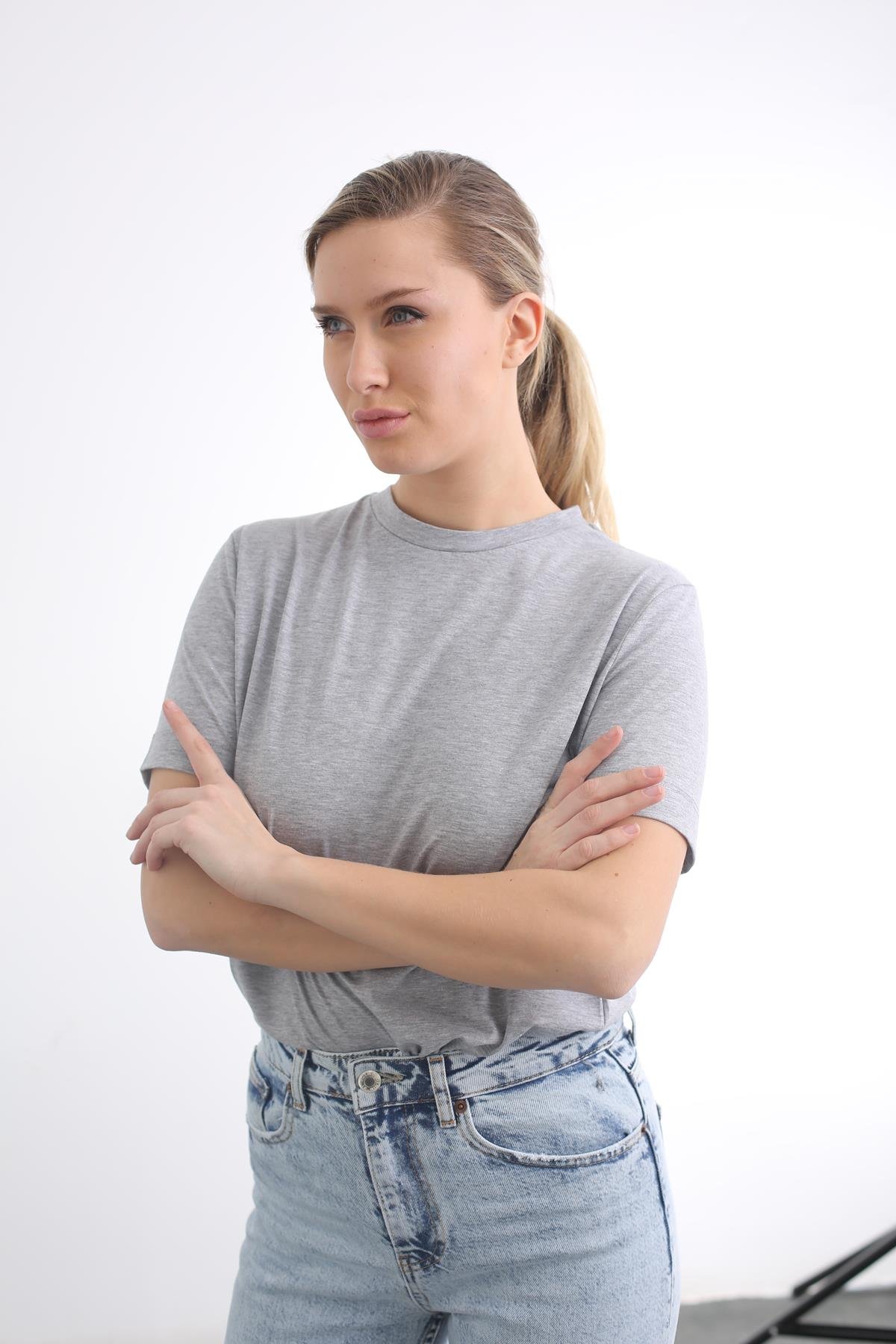 Gri Bisiklet Yaka Basic Tshirt 