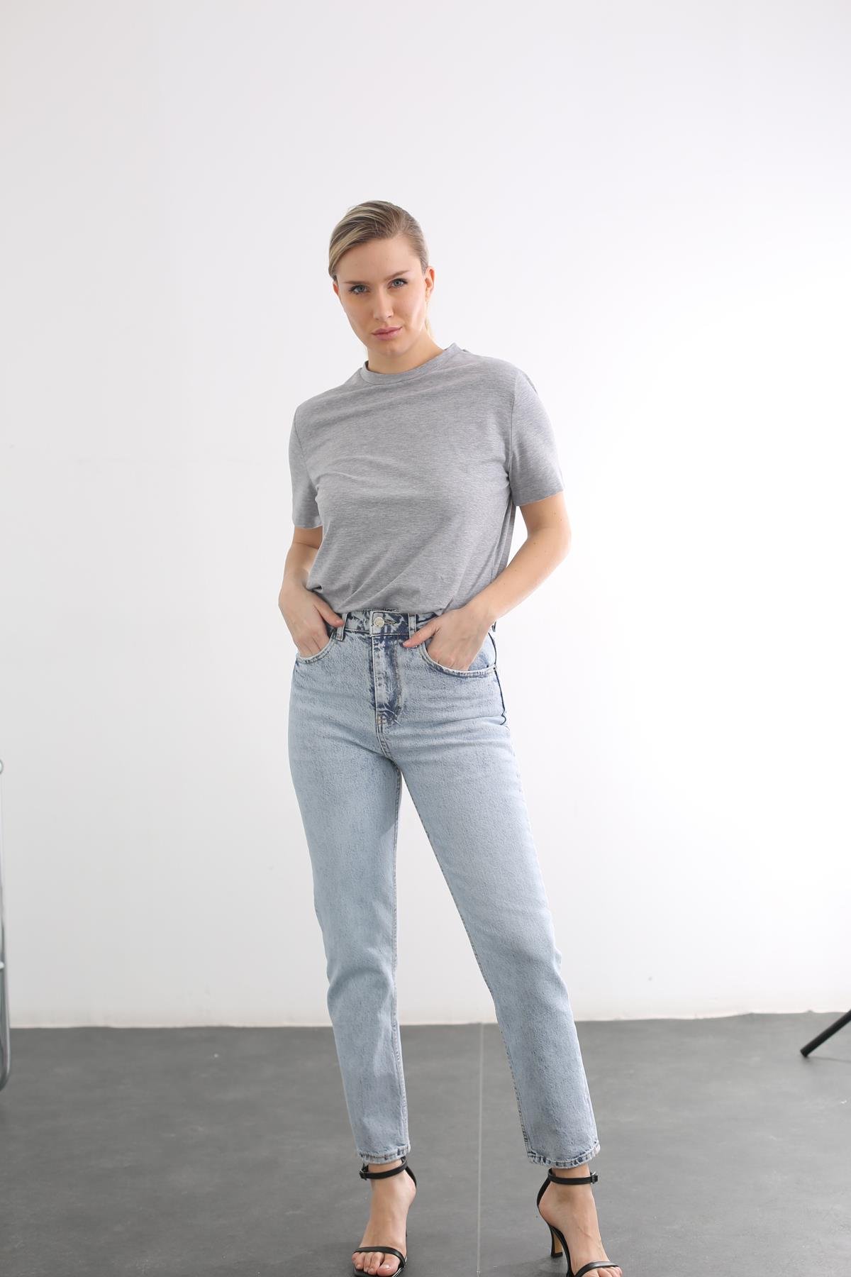 Gri Bisiklet Yaka Basic Tshirt 