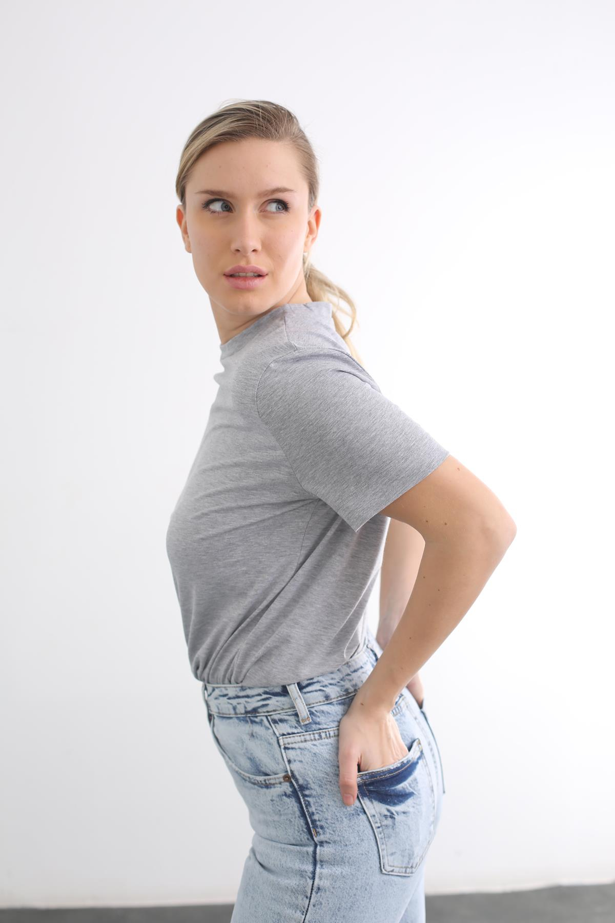 Gri Bisiklet Yaka Basic Tshirt 