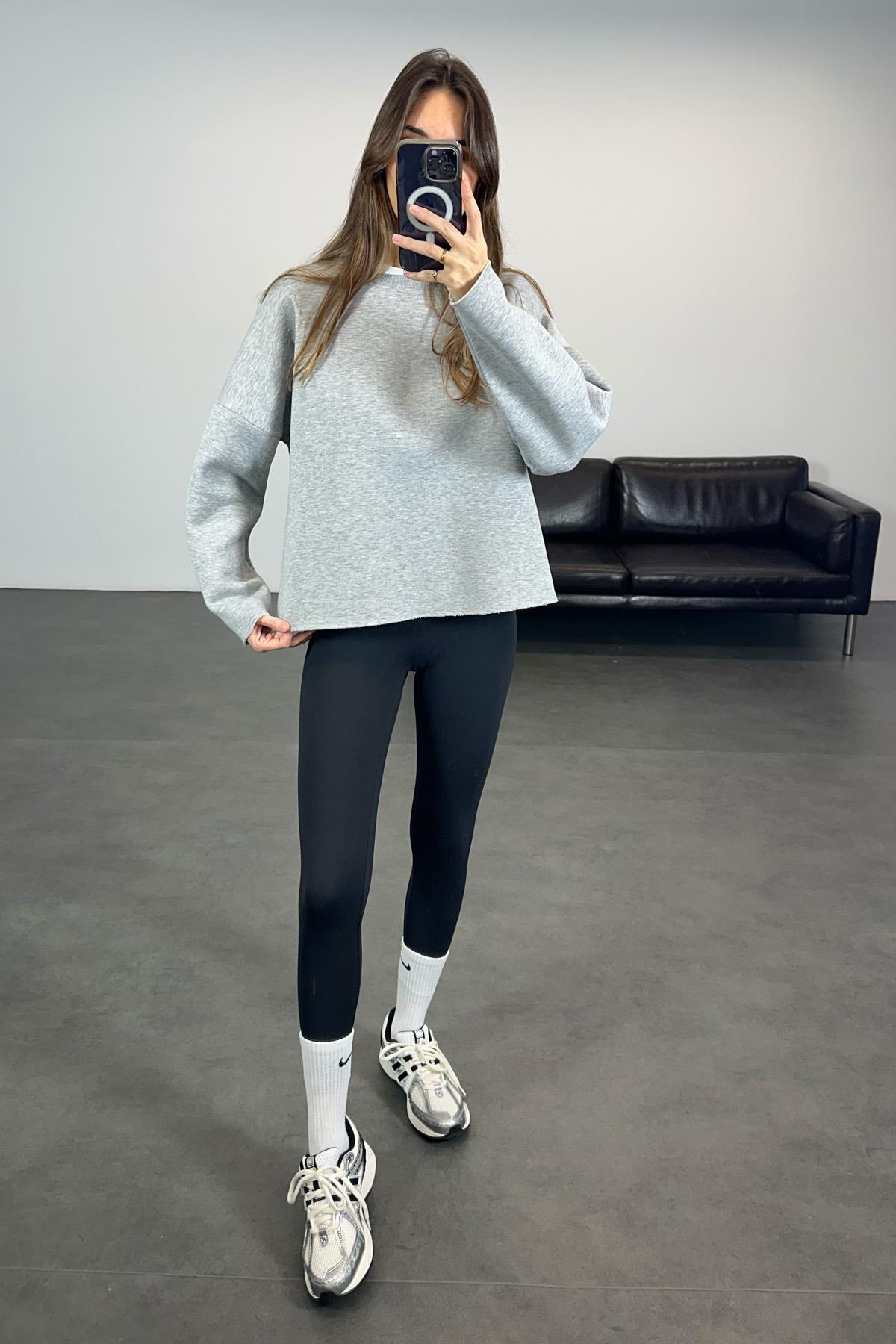 Gri Bisiklet Yaka Yanı Yırtmaçlı Sweatshirt 20050