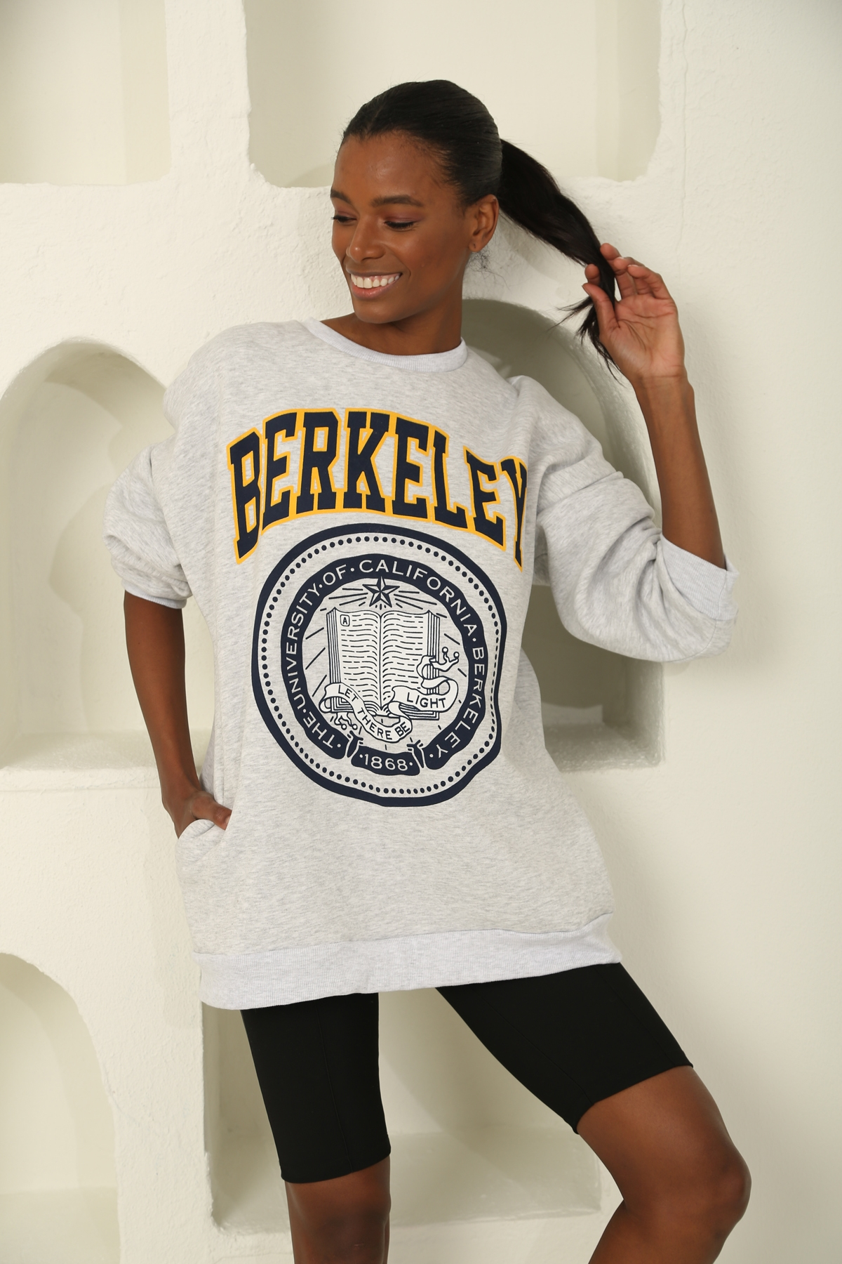 Gri Cep Detaylı Baskılı Sweatshirt 