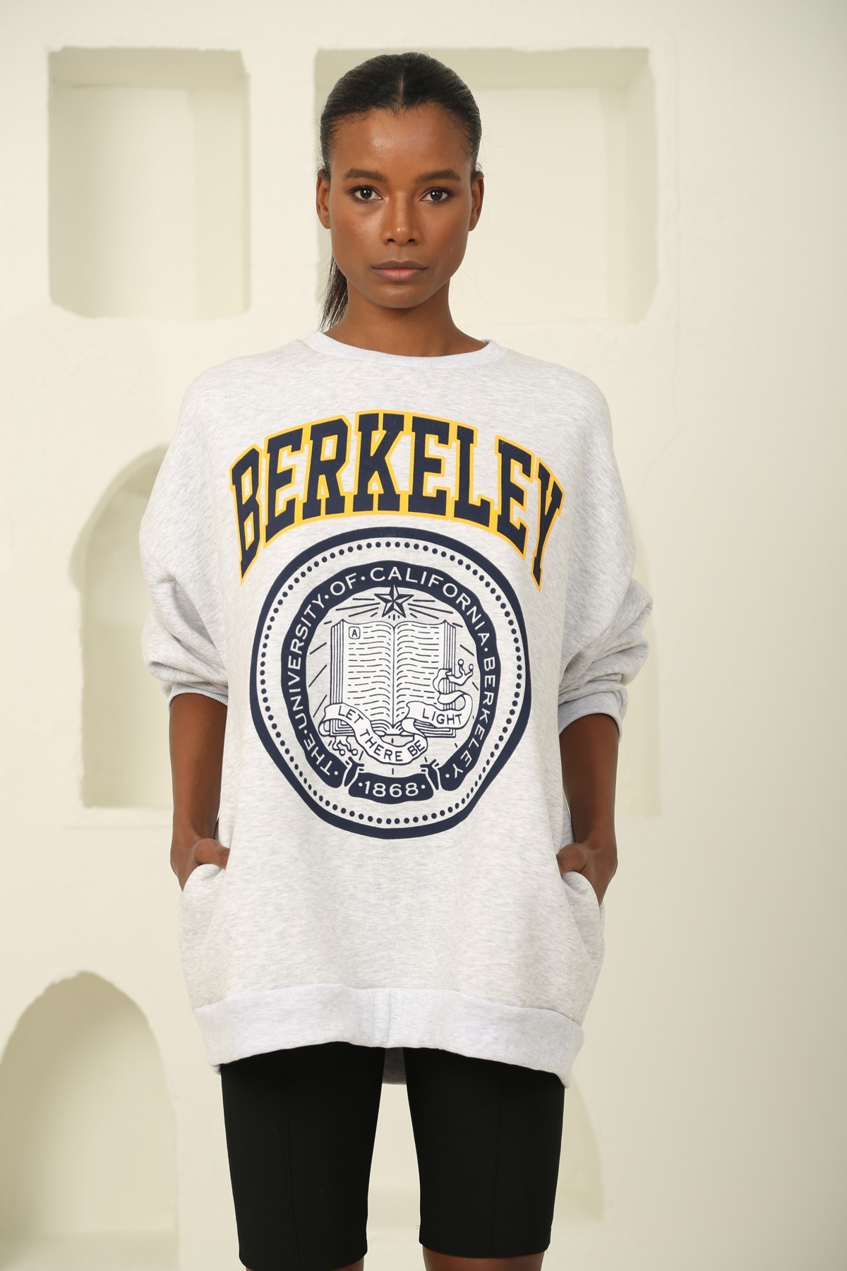Gri Cep Detaylı Baskılı Sweatshirt 