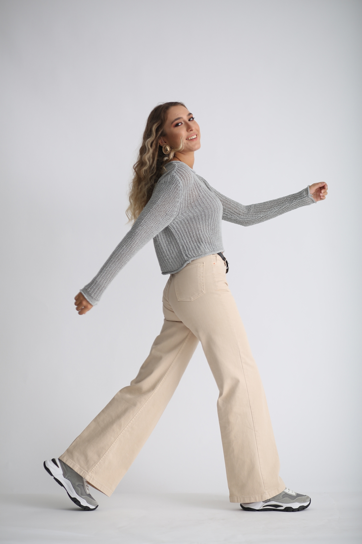 Gri Delikli Crop Triko 9307