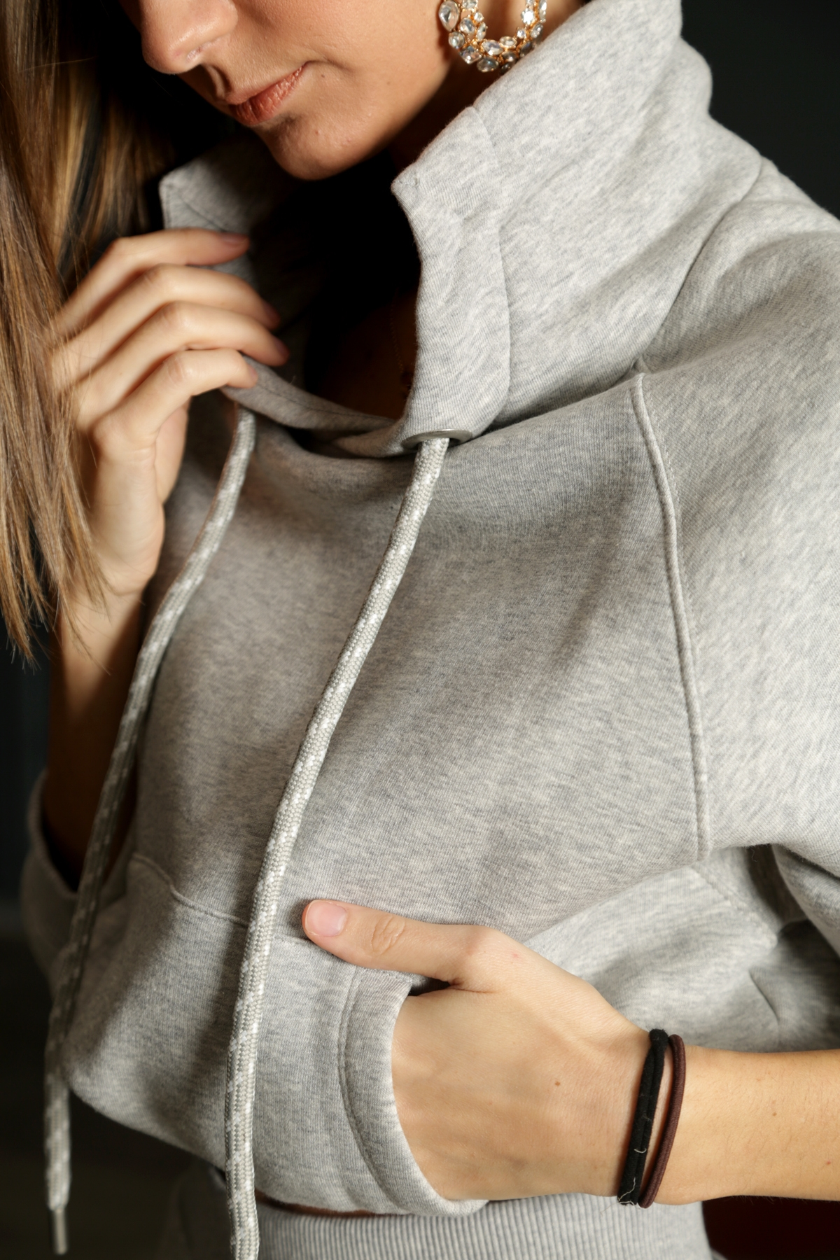 Gri Dik Yaka Crop Sweatshirt-9002