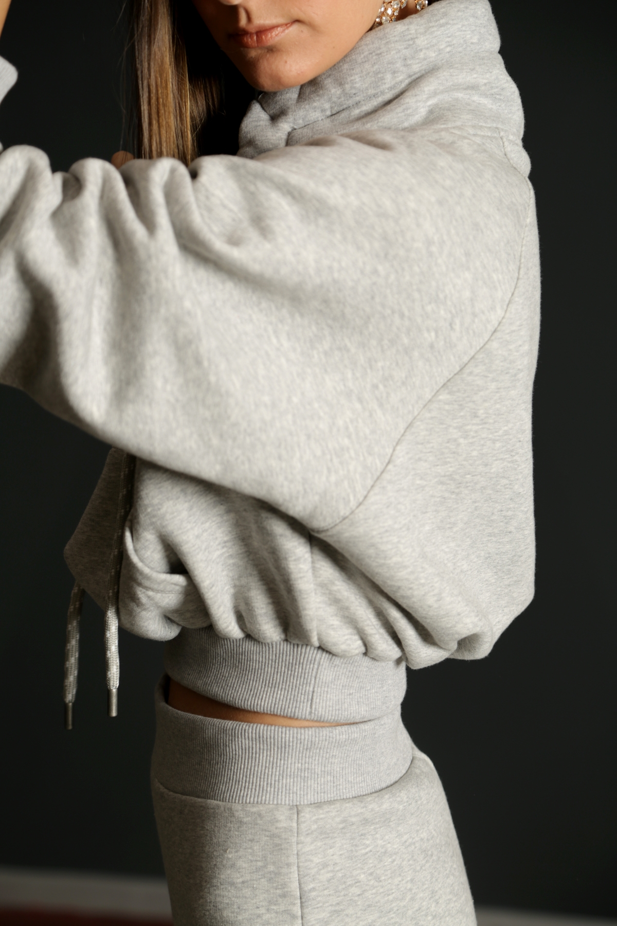 Gri Dik Yaka Crop Sweatshirt-9002