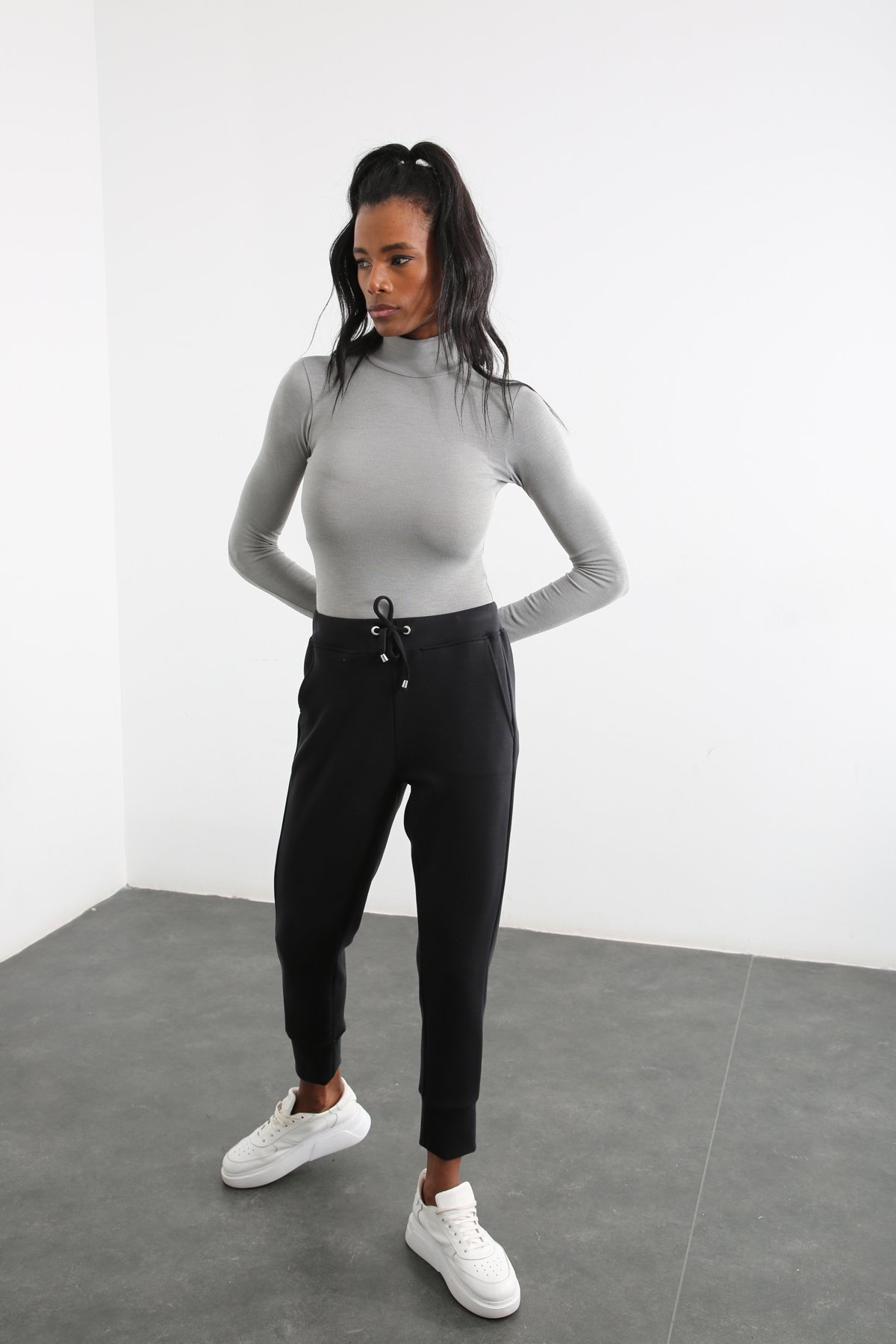 Gri Dik Yaka Uzun Kol Bodysuit 8252