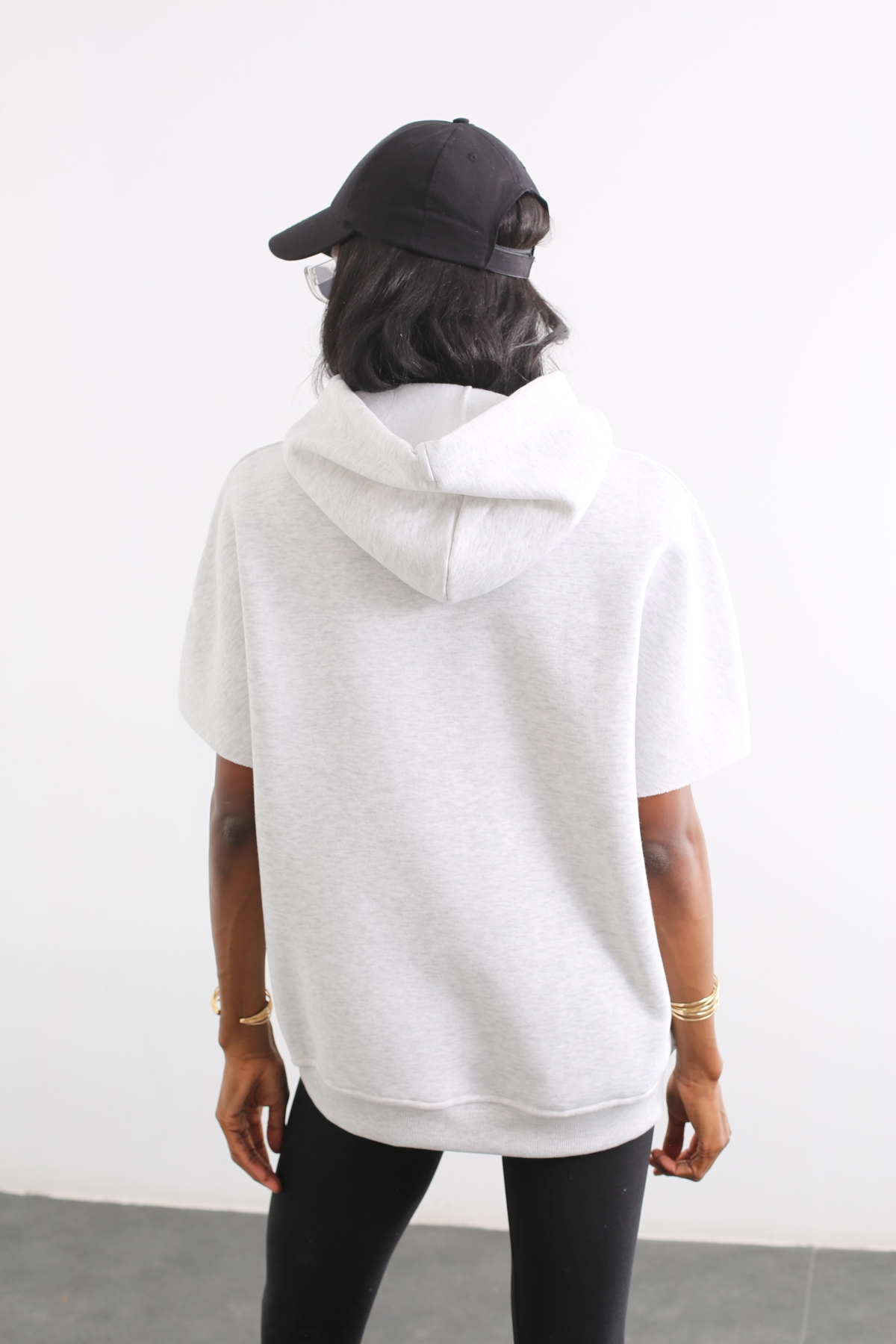 Gri Kapüşonlu Önden Cepli Sweatshirt 0010