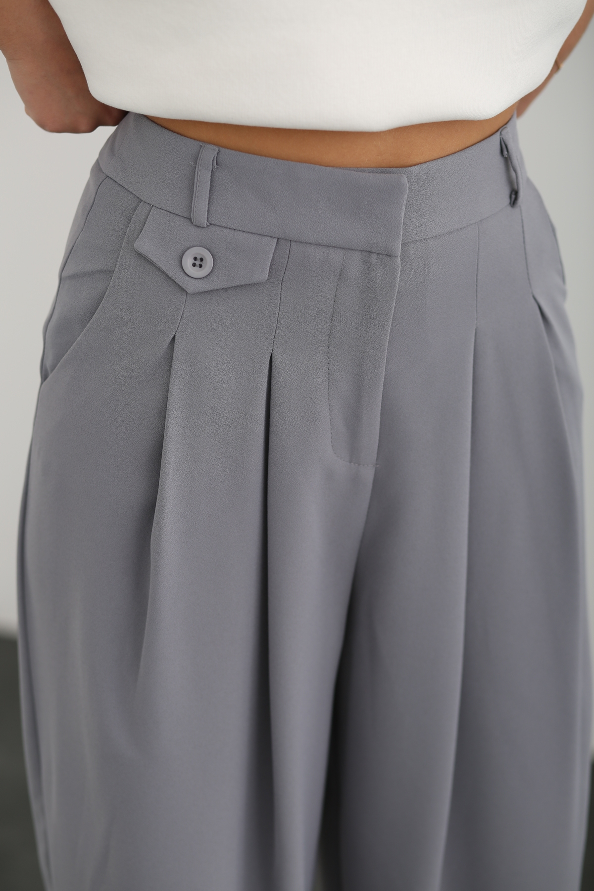 Gri Pile Detaylı Geniş Paça Pantolon 1390