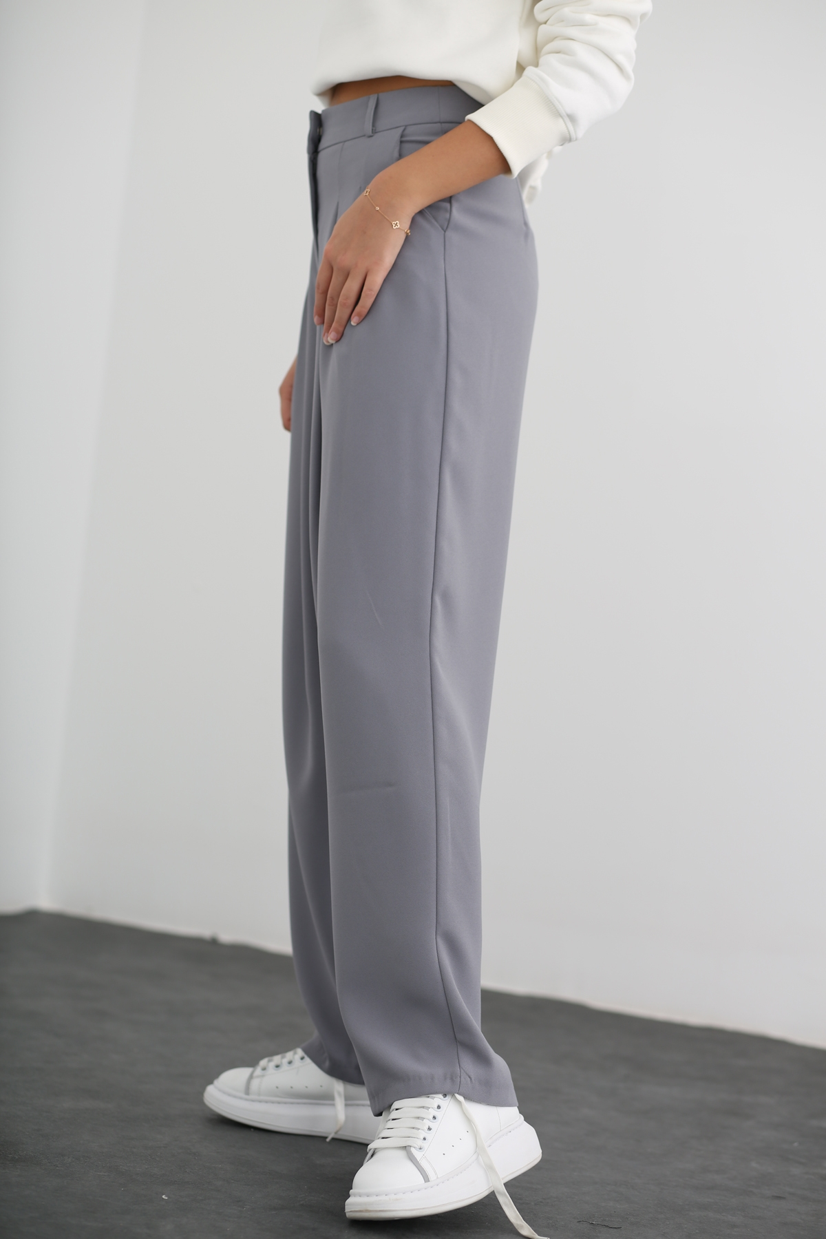 Gri Pile Detaylı Geniş Paça Pantolon 1390