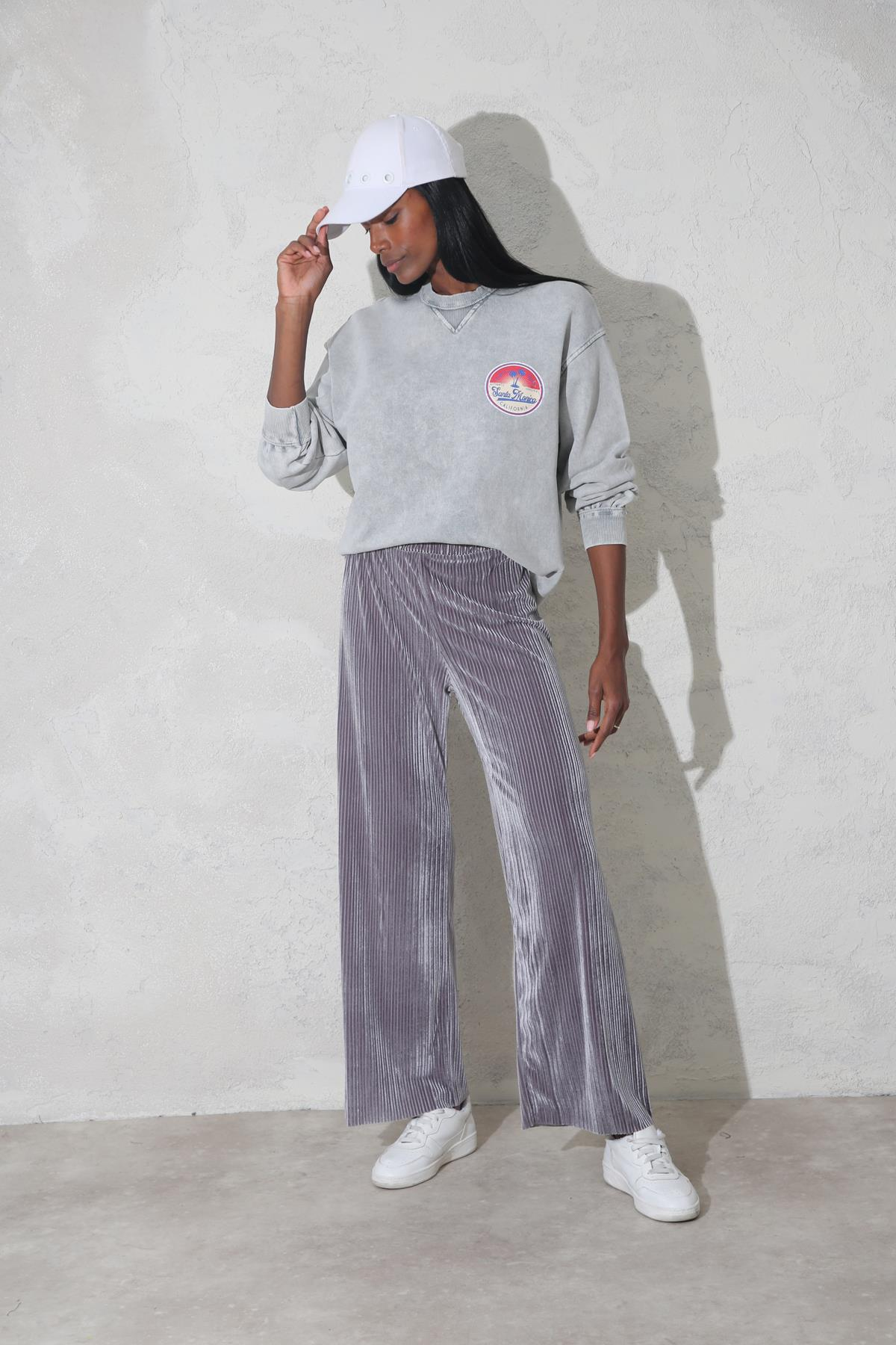 Gri Santa Monica Baskılı Yıkamalı Sweatshirt 16527
