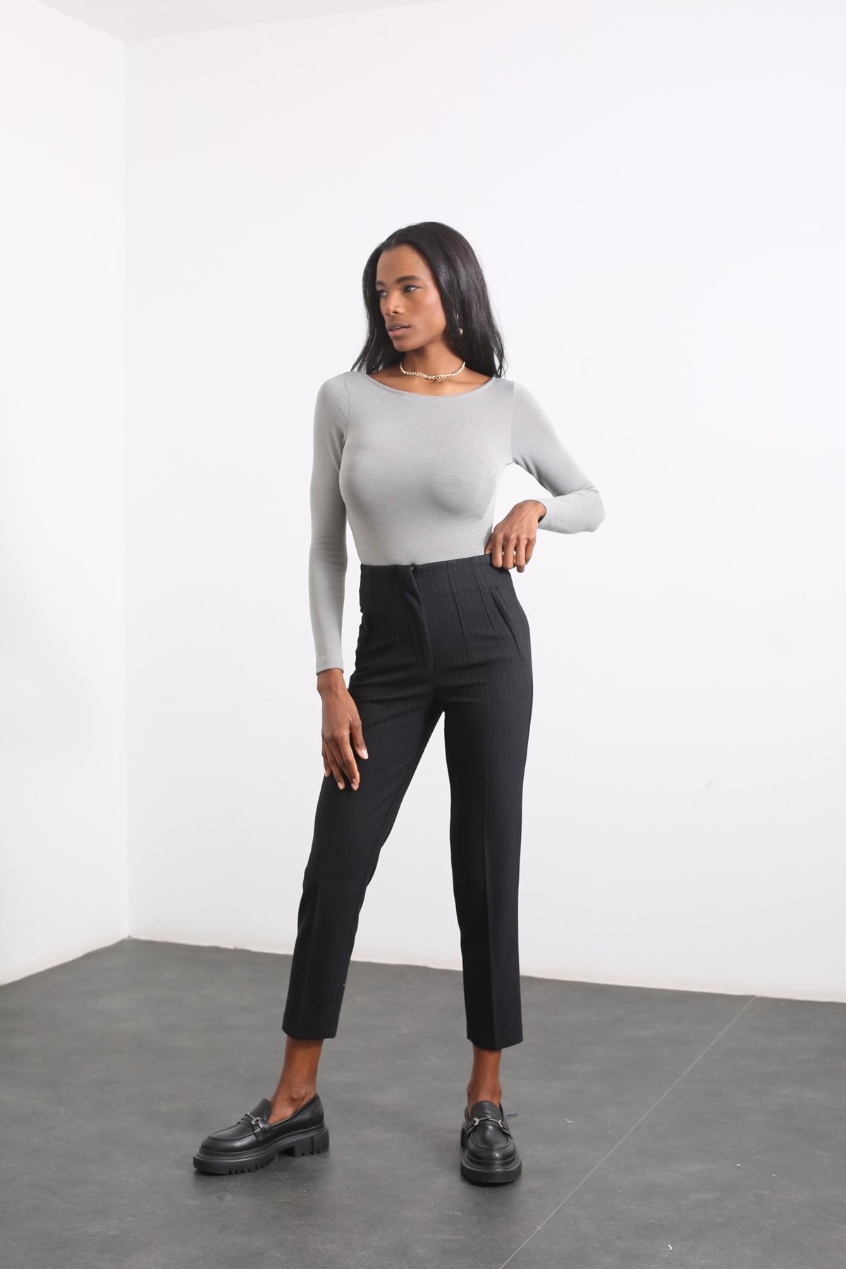 Gri Sırt Detaylı Bodysuit 8253