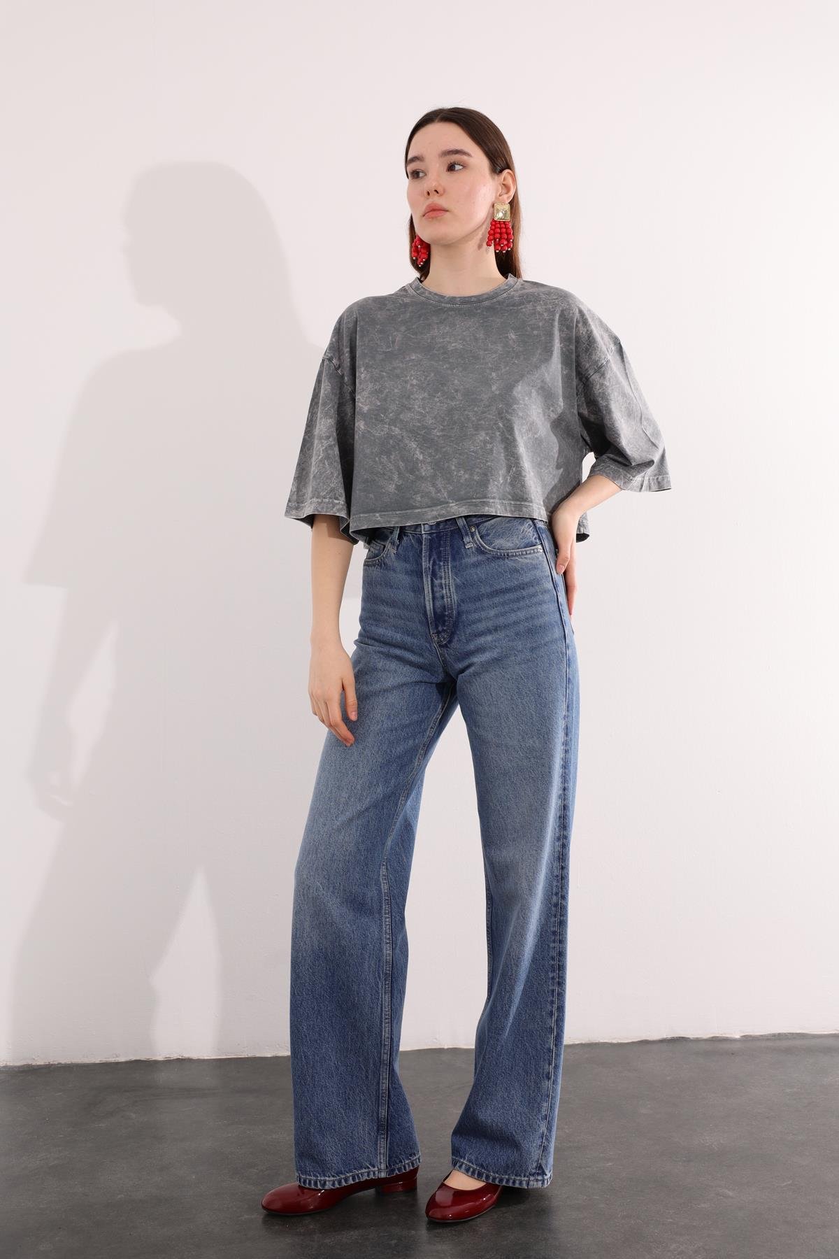Gri Yıkamalı Oversize Tişört 