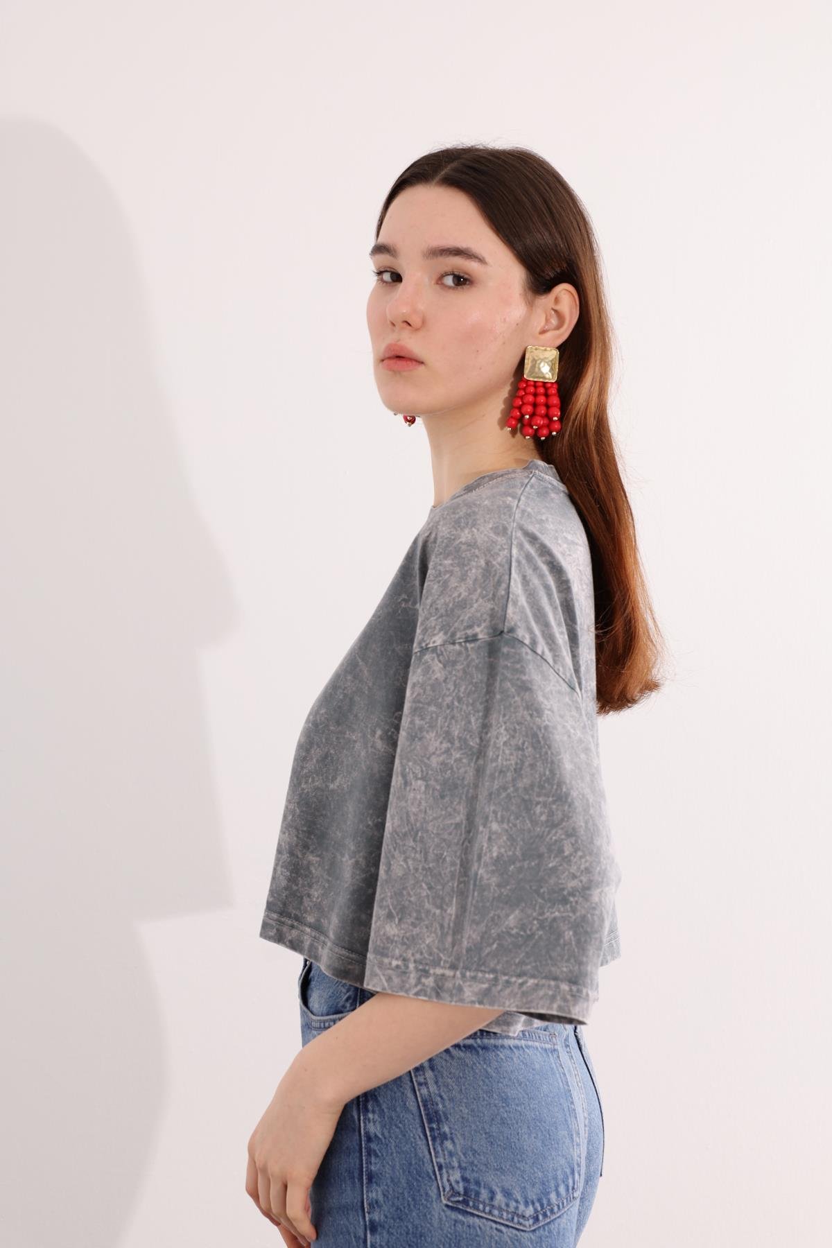 Gri Yıkamalı Oversize Tişört 