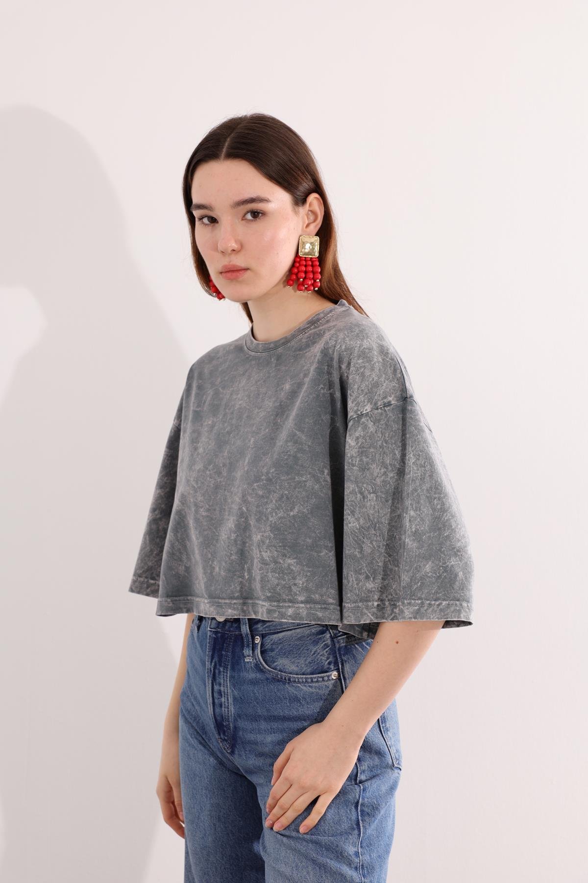 Gri Yıkamalı Oversize Tişört 