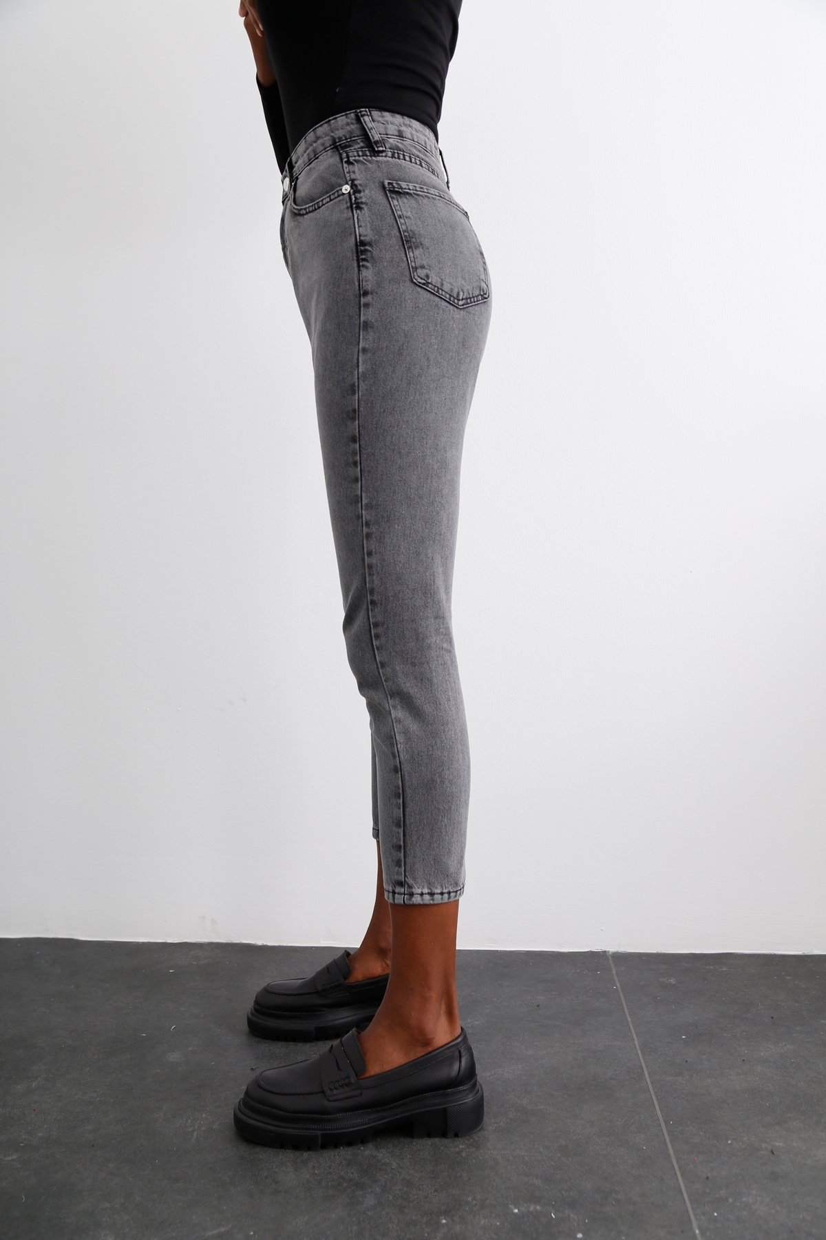 Gri Yüksek Bel Mom Jean 