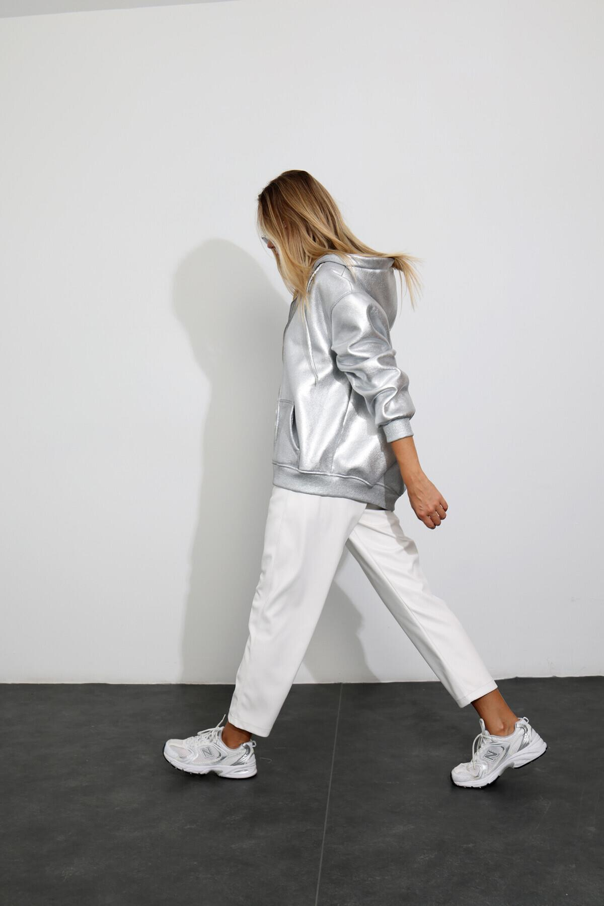 Gümüş Kaplamalı Kapüşonlu Sweatshirt 15144
