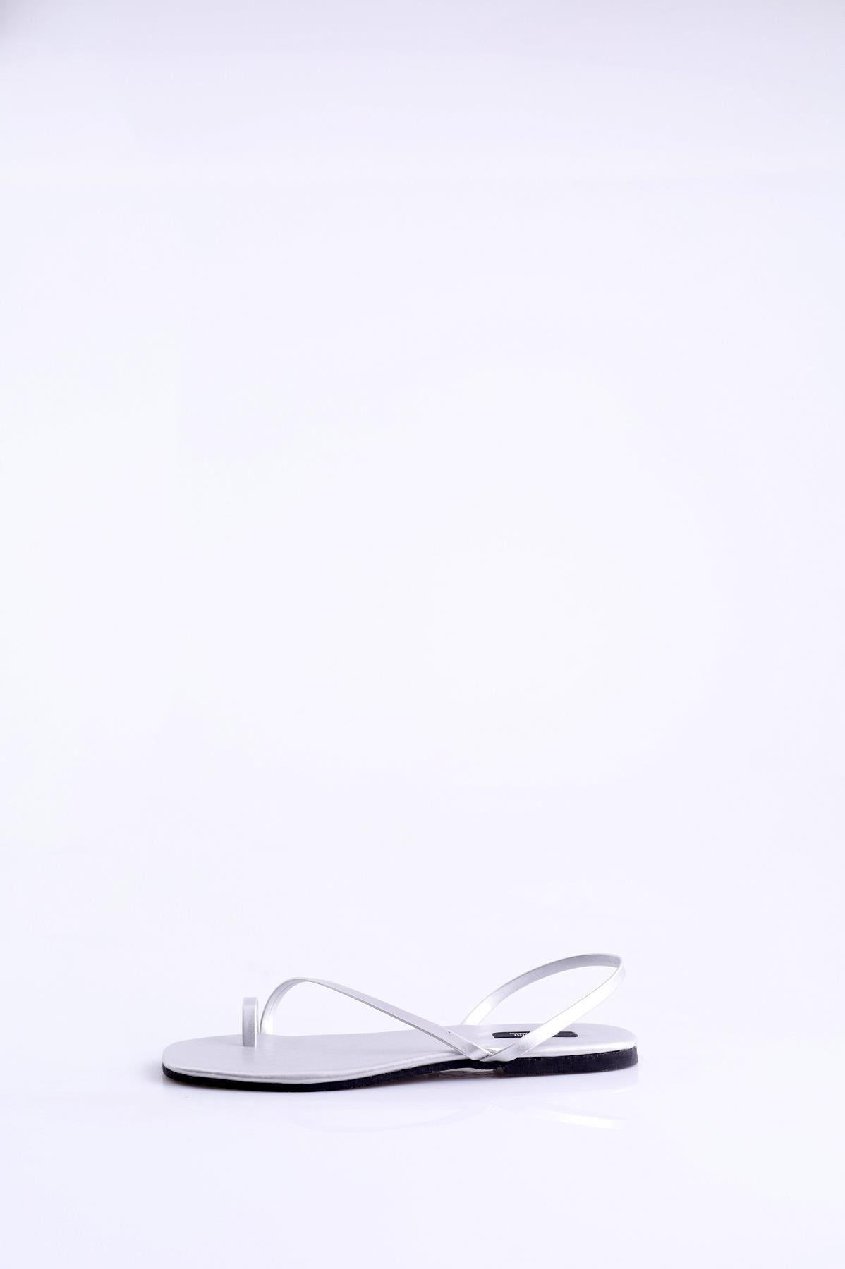 Gümüş Parmak Arası Sandalet 004