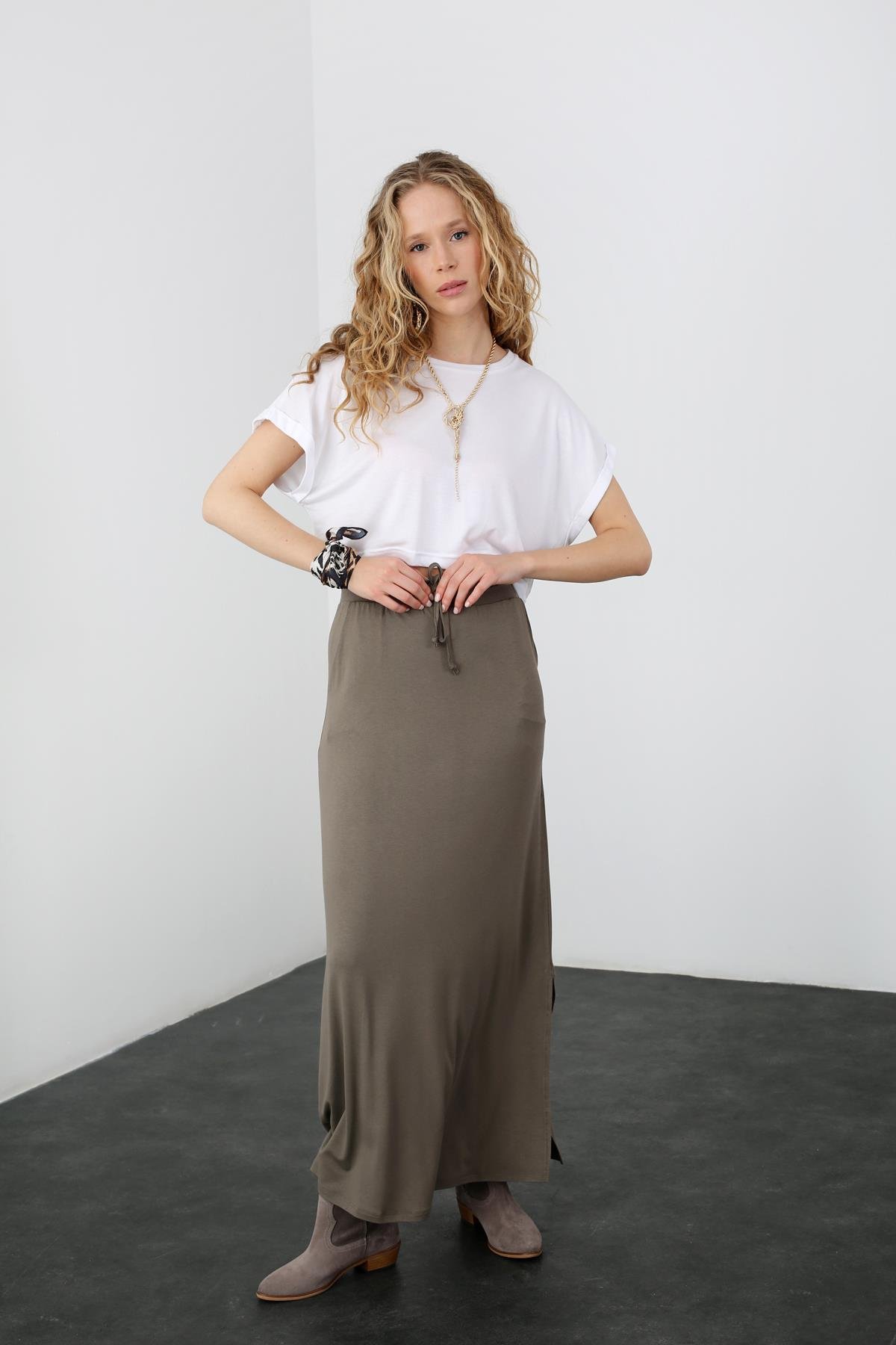 Haki Beli Lastikli Yırtmaçlı Etek 3040