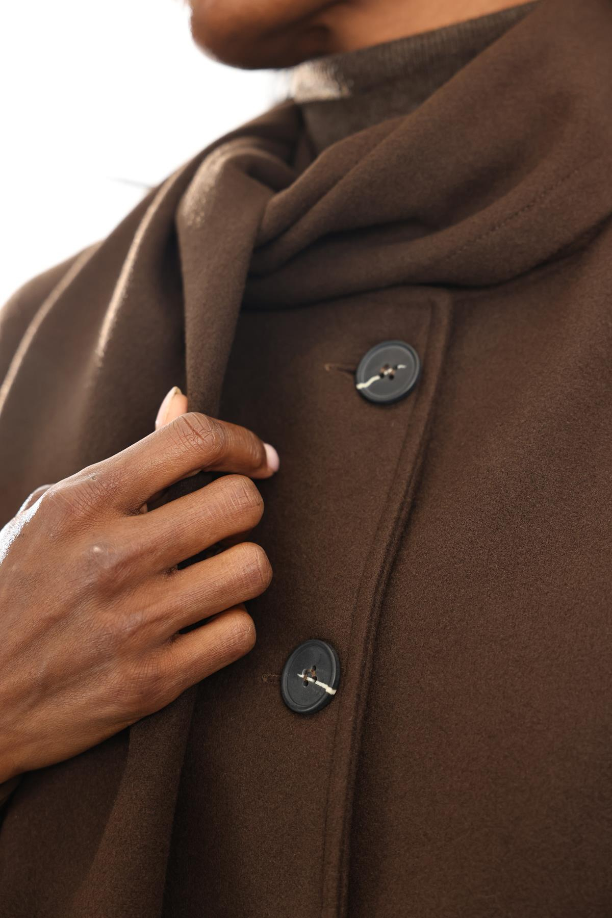 Kahverengi Atkılı Kaşe Mont D99800