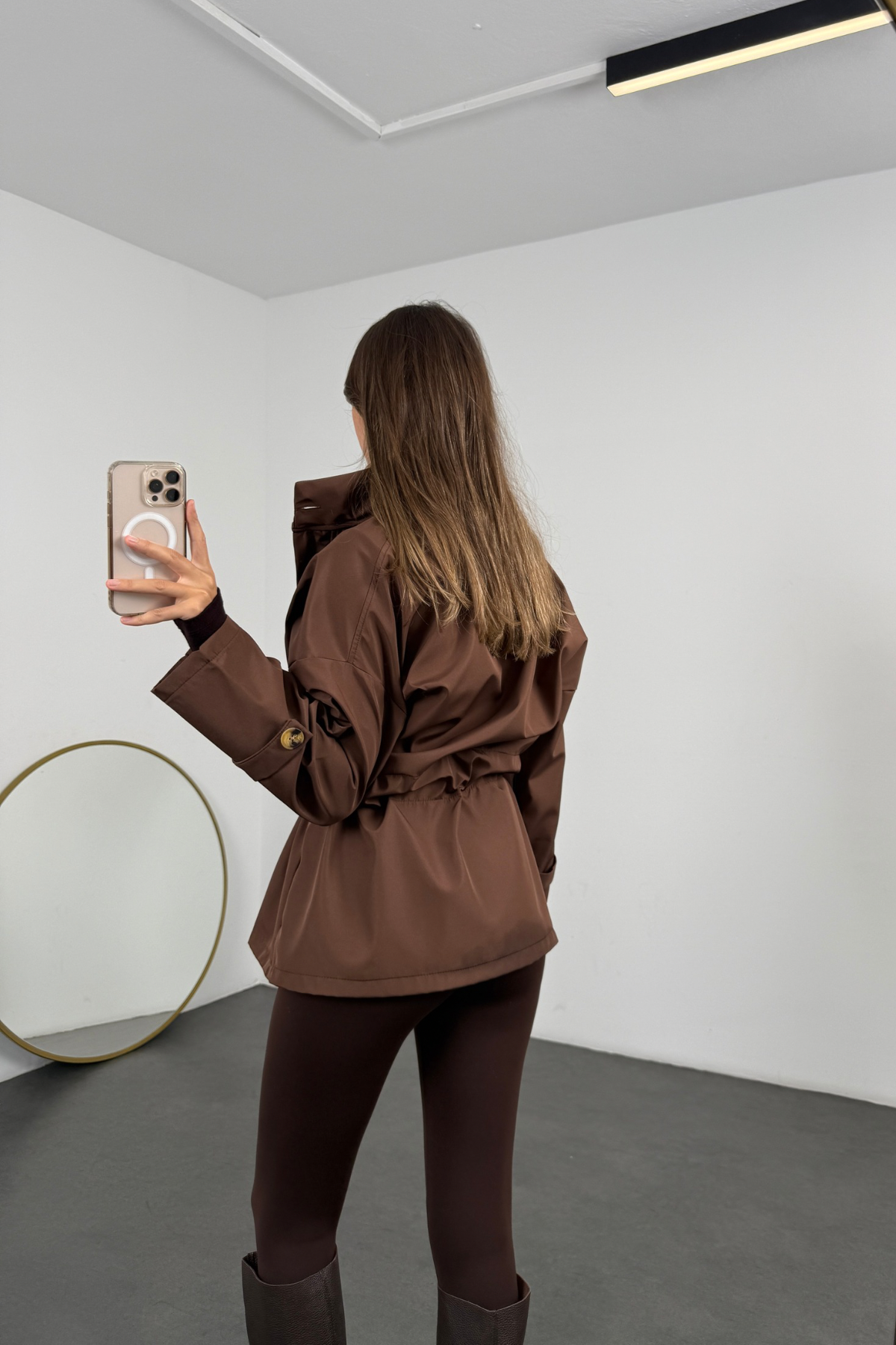 Kahverengi Beli Büzdürmeli Yağmurluk 