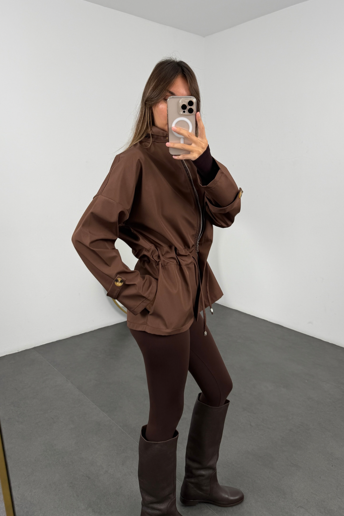 Kahverengi Beli Büzdürmeli Yağmurluk 