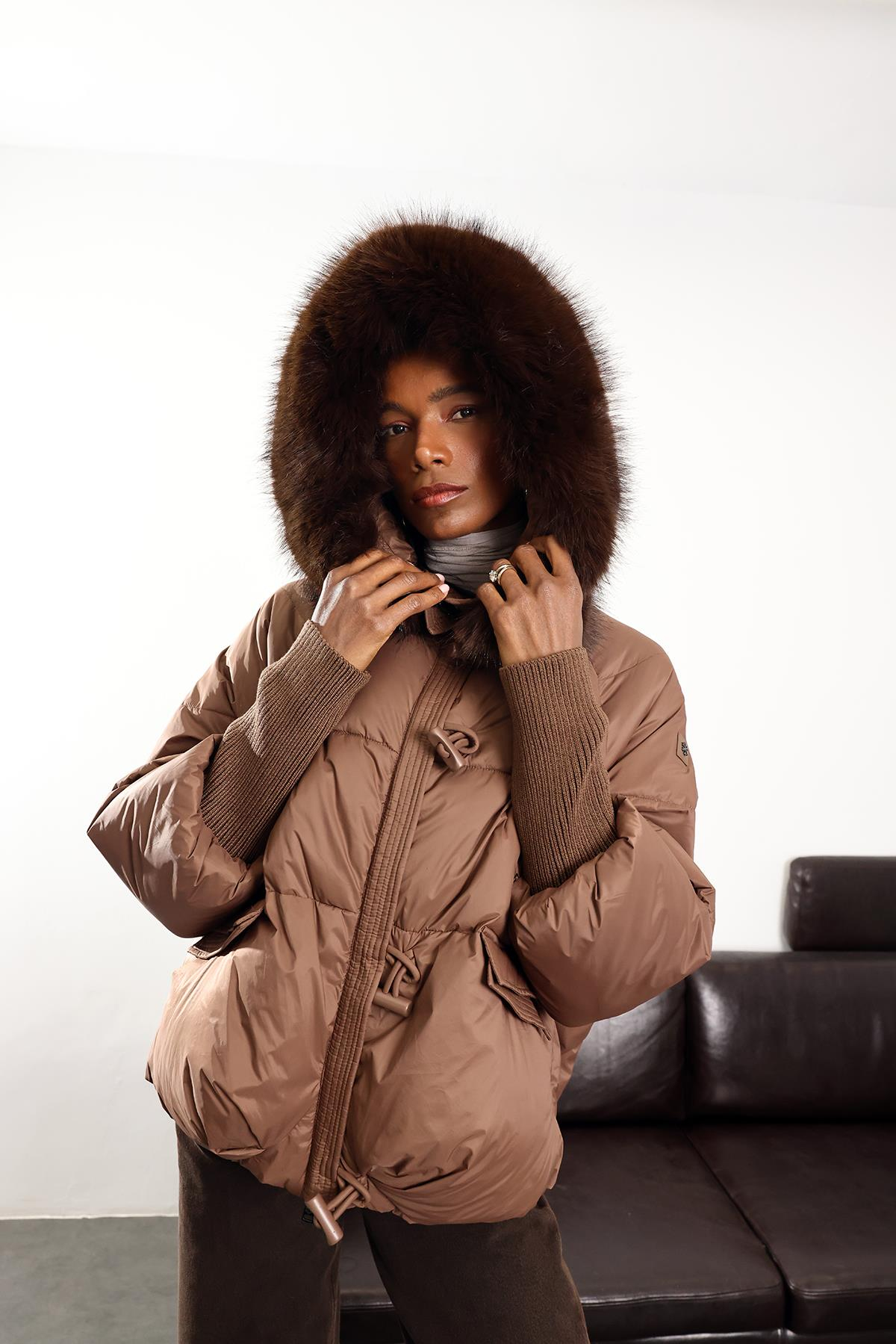 Kahverengi Kapüşonlu Şişme Mont D99825