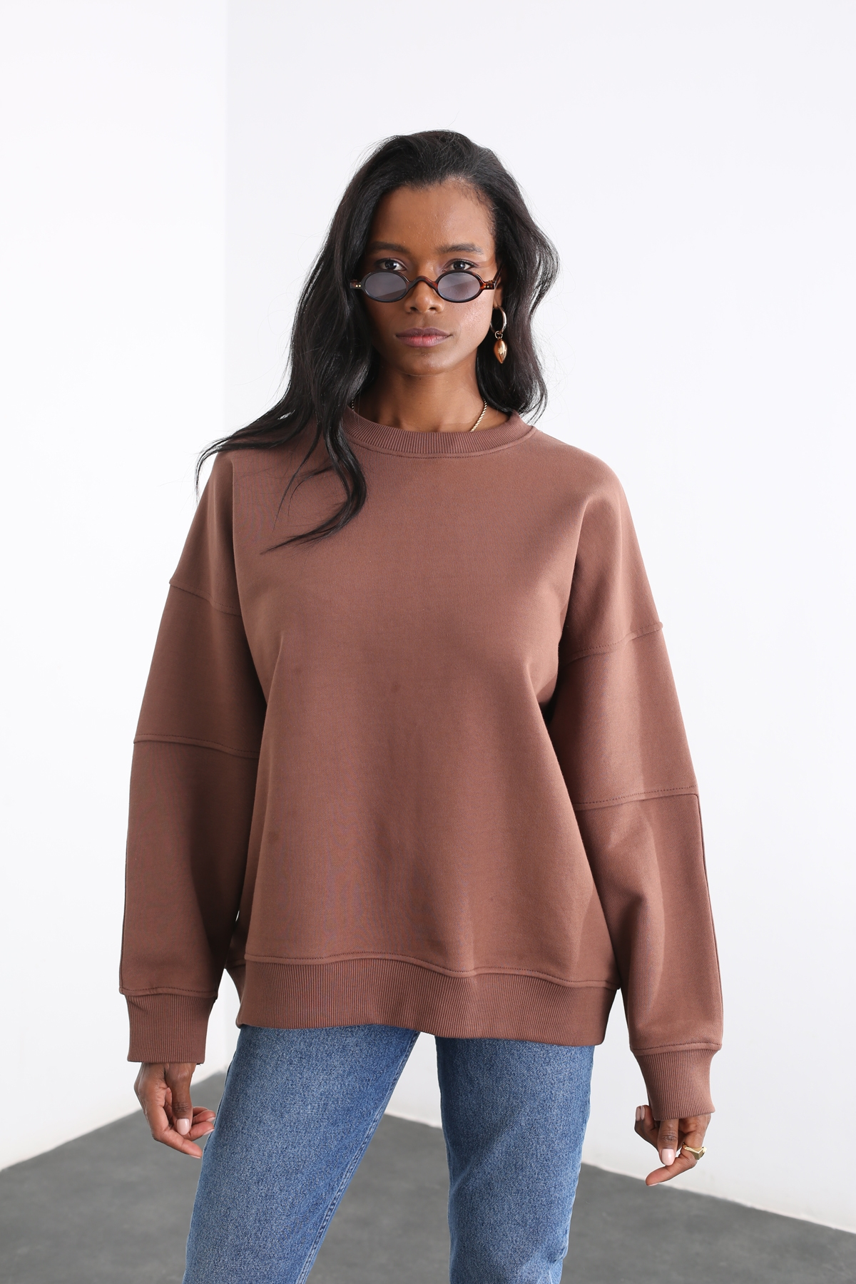 Kahverengi Oversize Sweatshirt 02