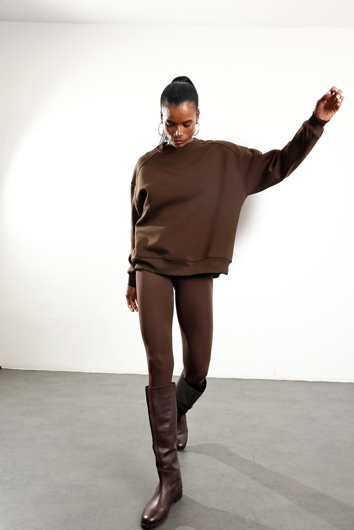 Kahverengi Parçalı Basic Sweatshirt 3408
