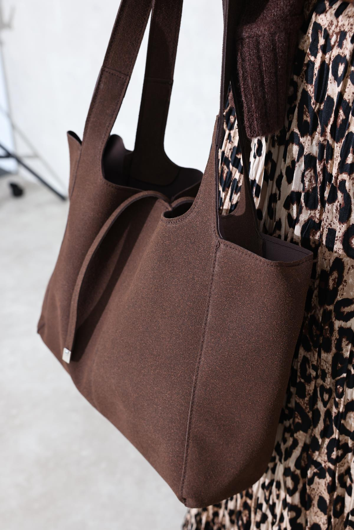 Kahverengi Yavrulu Süet Shopper Çanta 