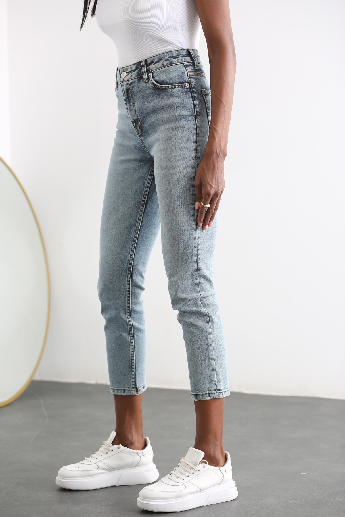 Kar Yıkamalı Yüksek Bel Mom Fit Jean 209