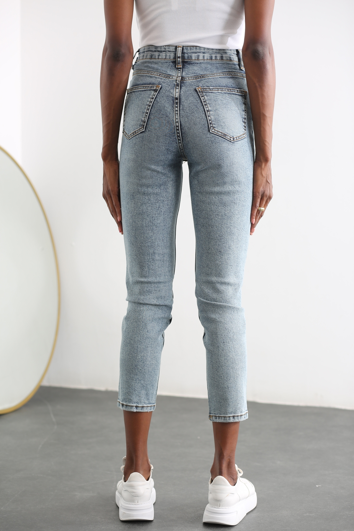 Kar Yıkamalı Yüksek Bel Mom Fit Jean 209