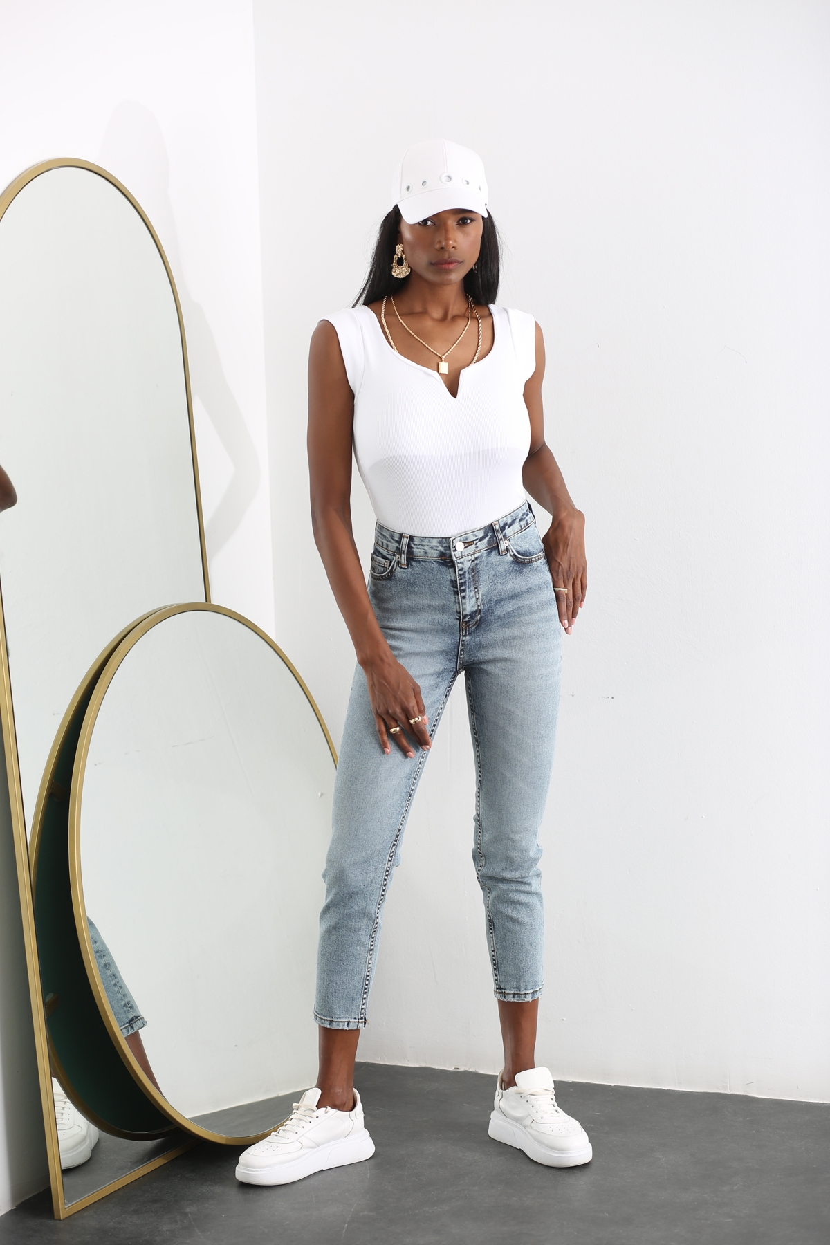 Kar Yıkamalı Yüksek Bel Mom Fit Jean 209