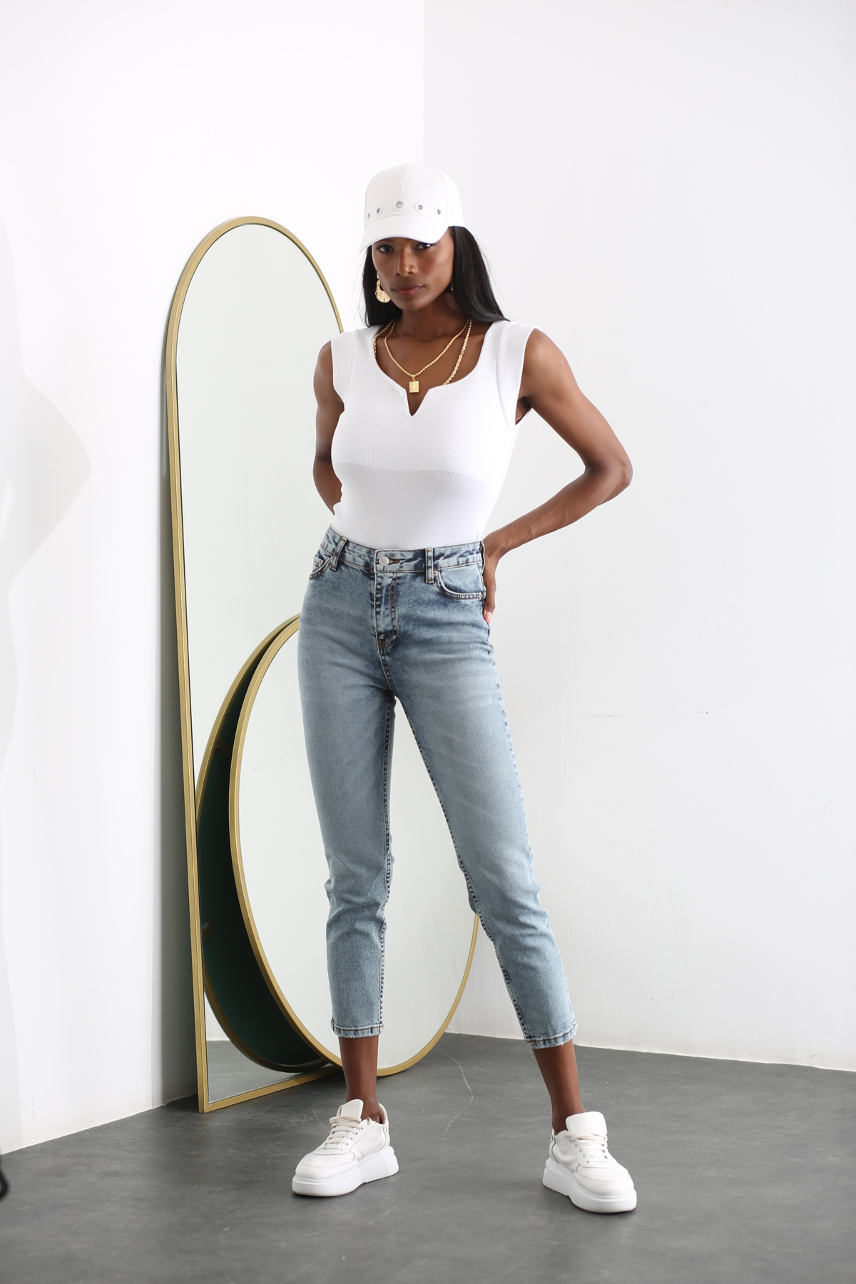 Kar Yıkamalı Yüksek Bel Mom Fit Jean 209