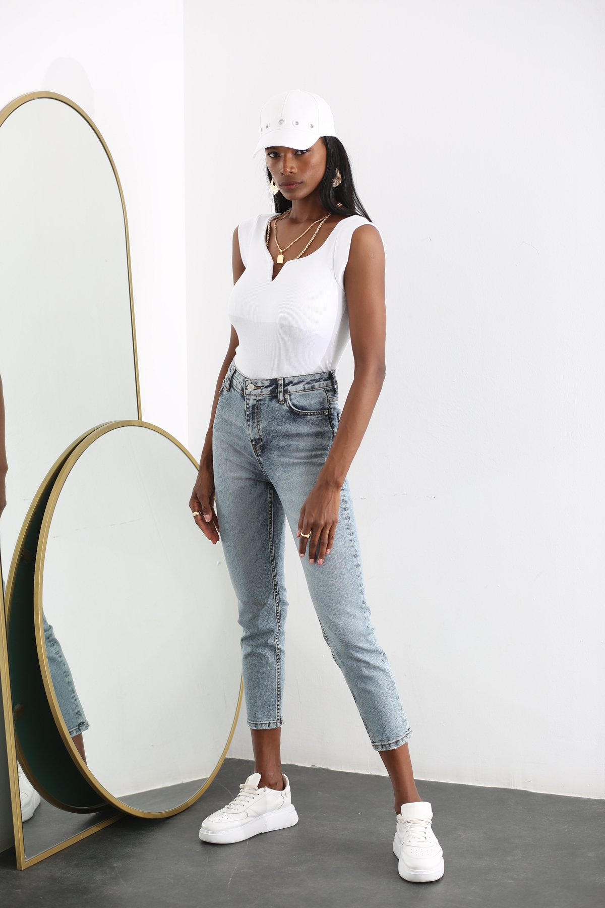 Kar Yıkamalı Yüksek Bel Mom Fit Jean 209