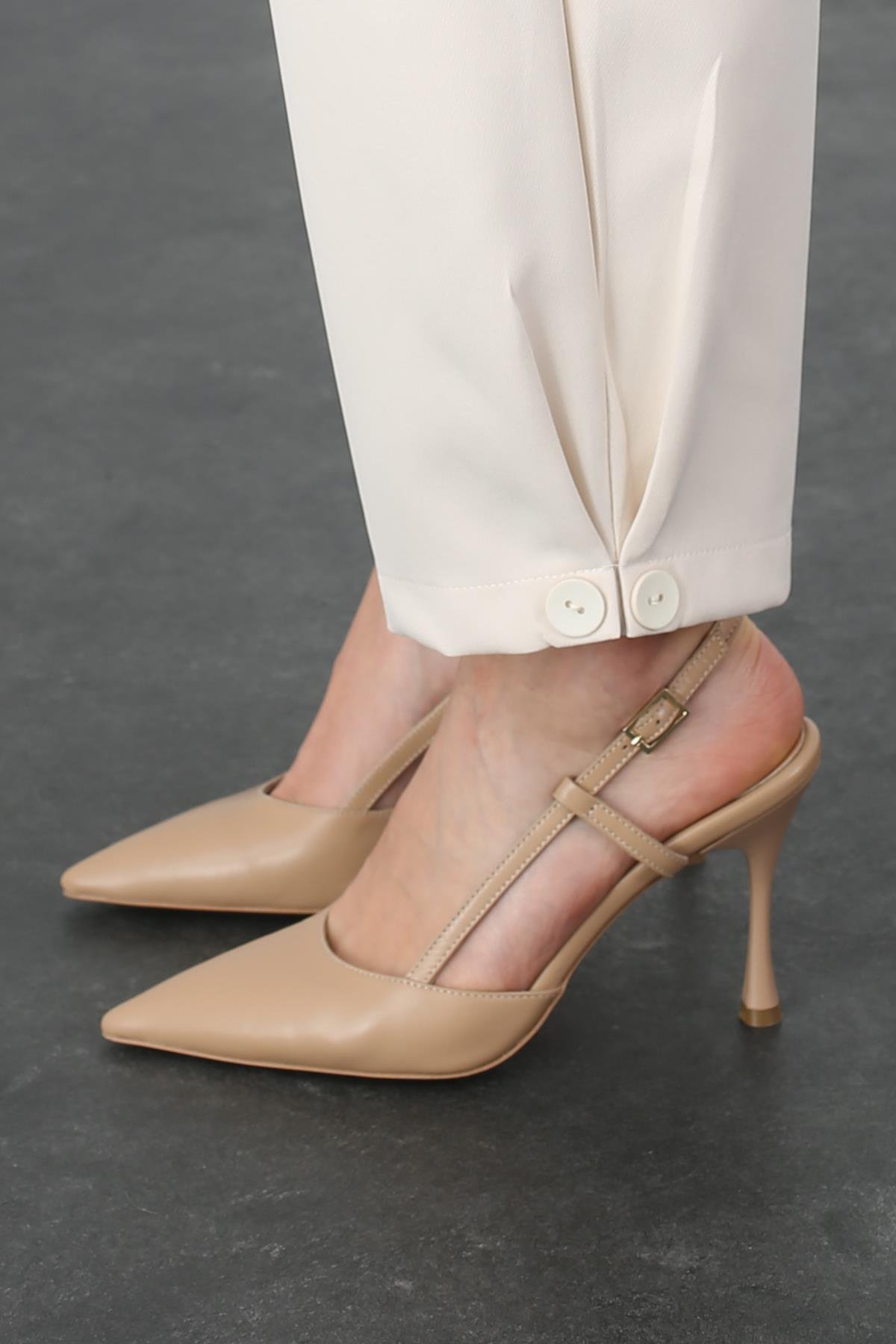 Karamel 9 Cm Arkası Açık Stiletto 38451