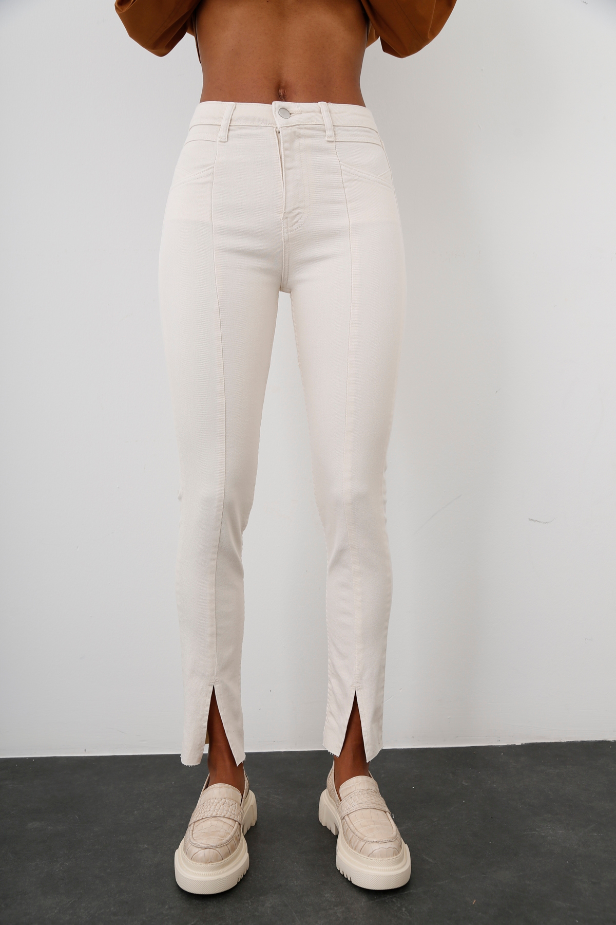 Kemik Önden Yırtmaçlı Skinny Jean 8108