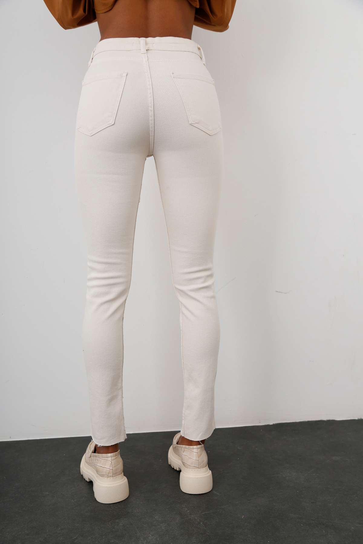 Kemik Önden Yırtmaçlı Skinny Jean 8108