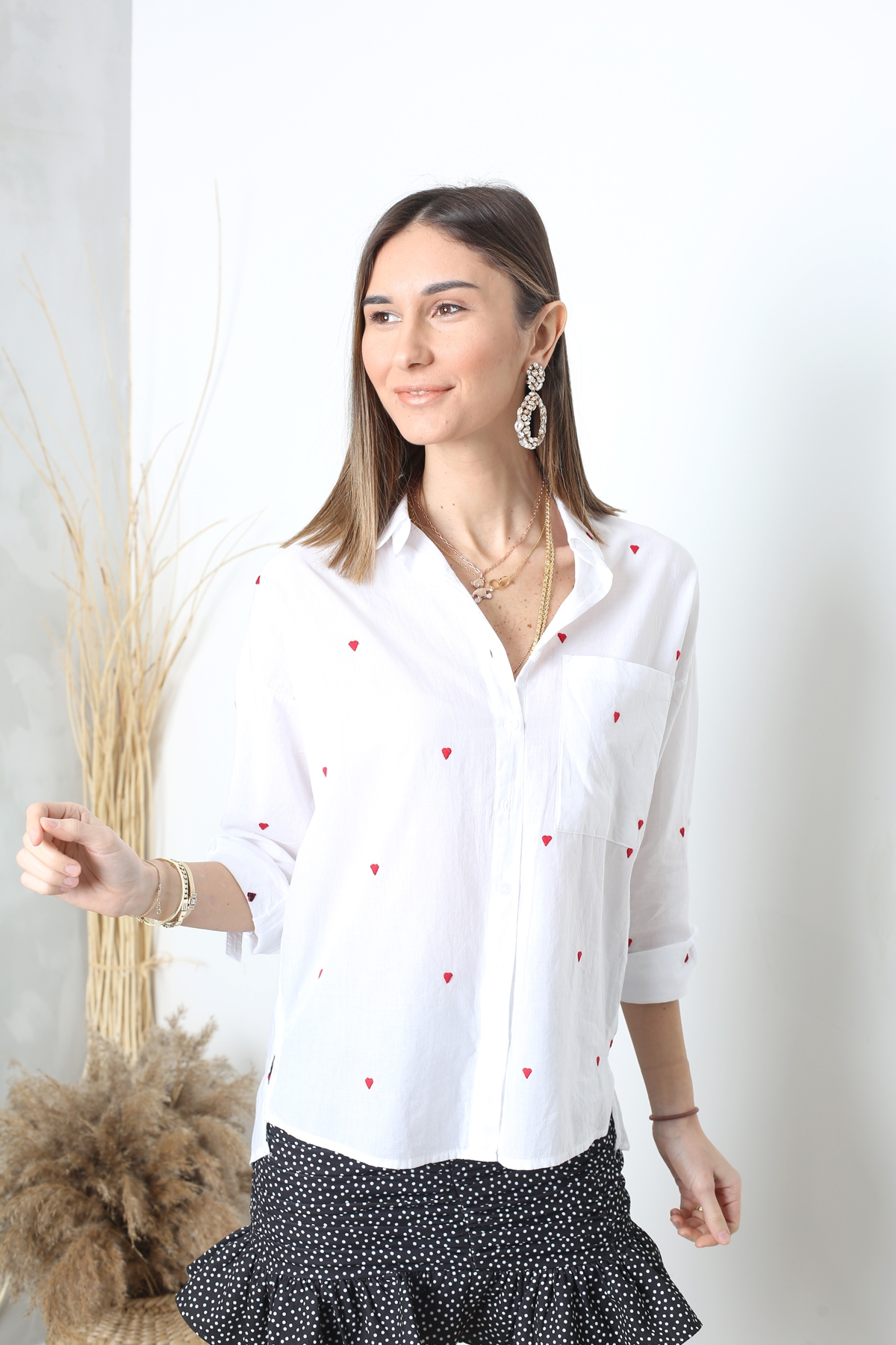 Kırmızı Kalp Nakışlı Gömlek 3039